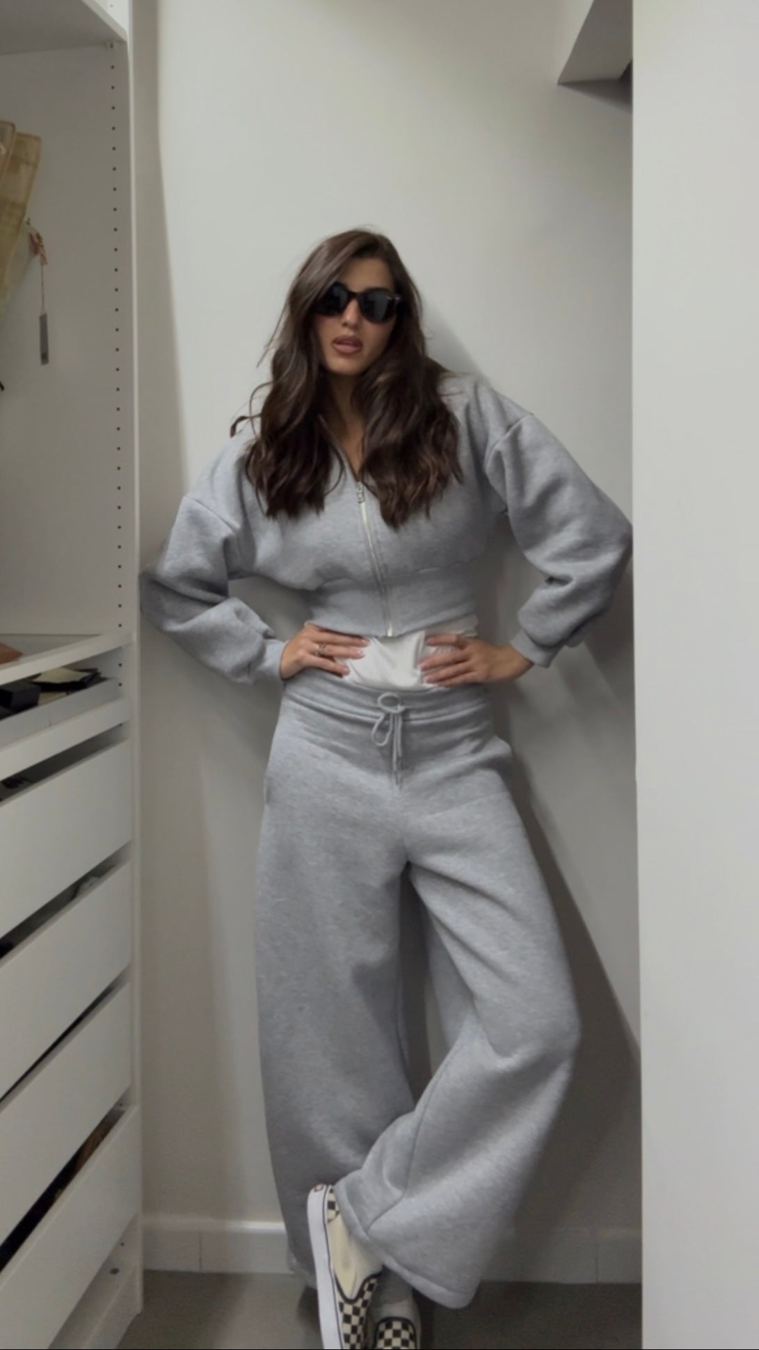 Completo in tuta grigio