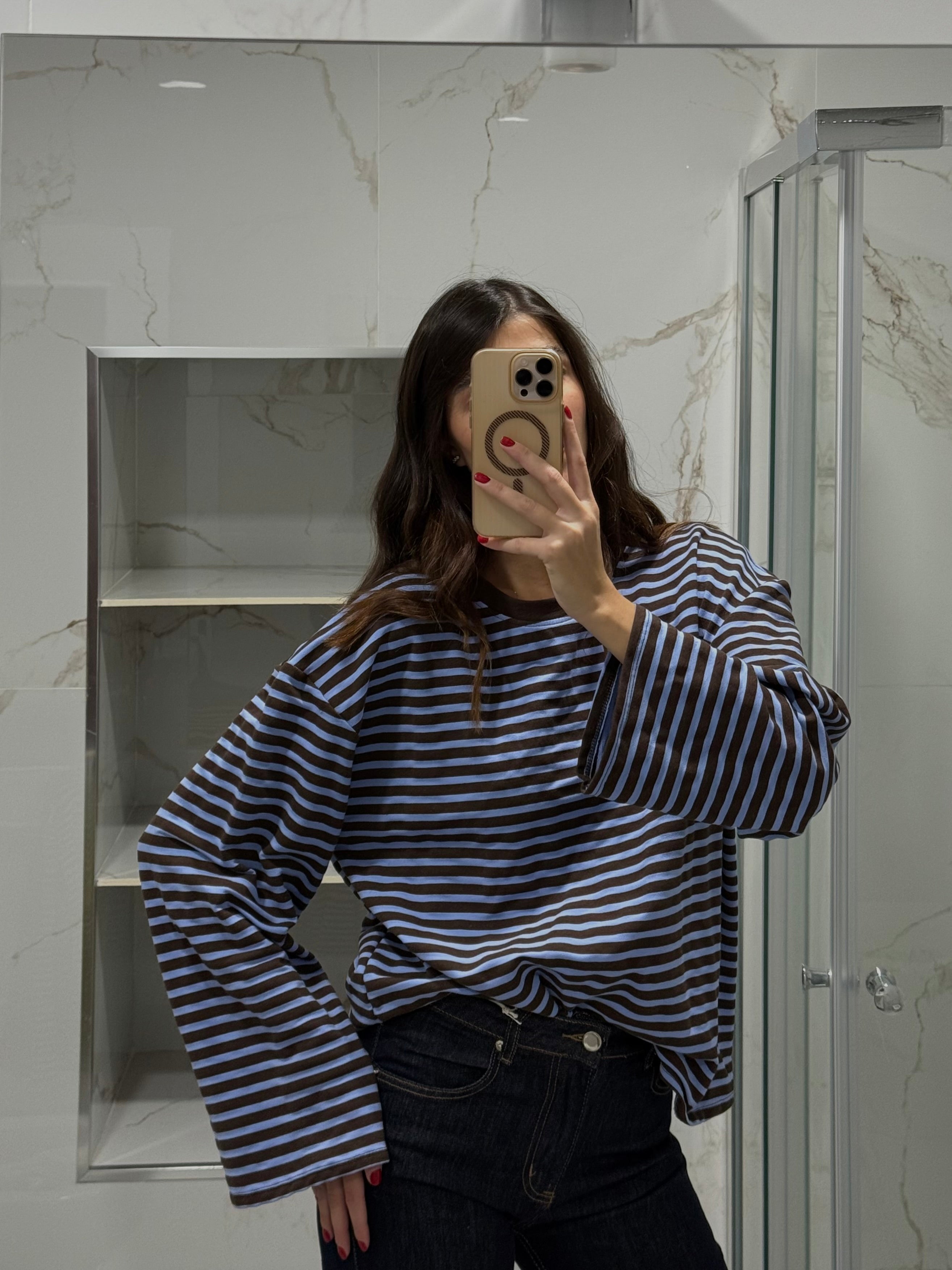 Maglia manica larga azzurra e marrone