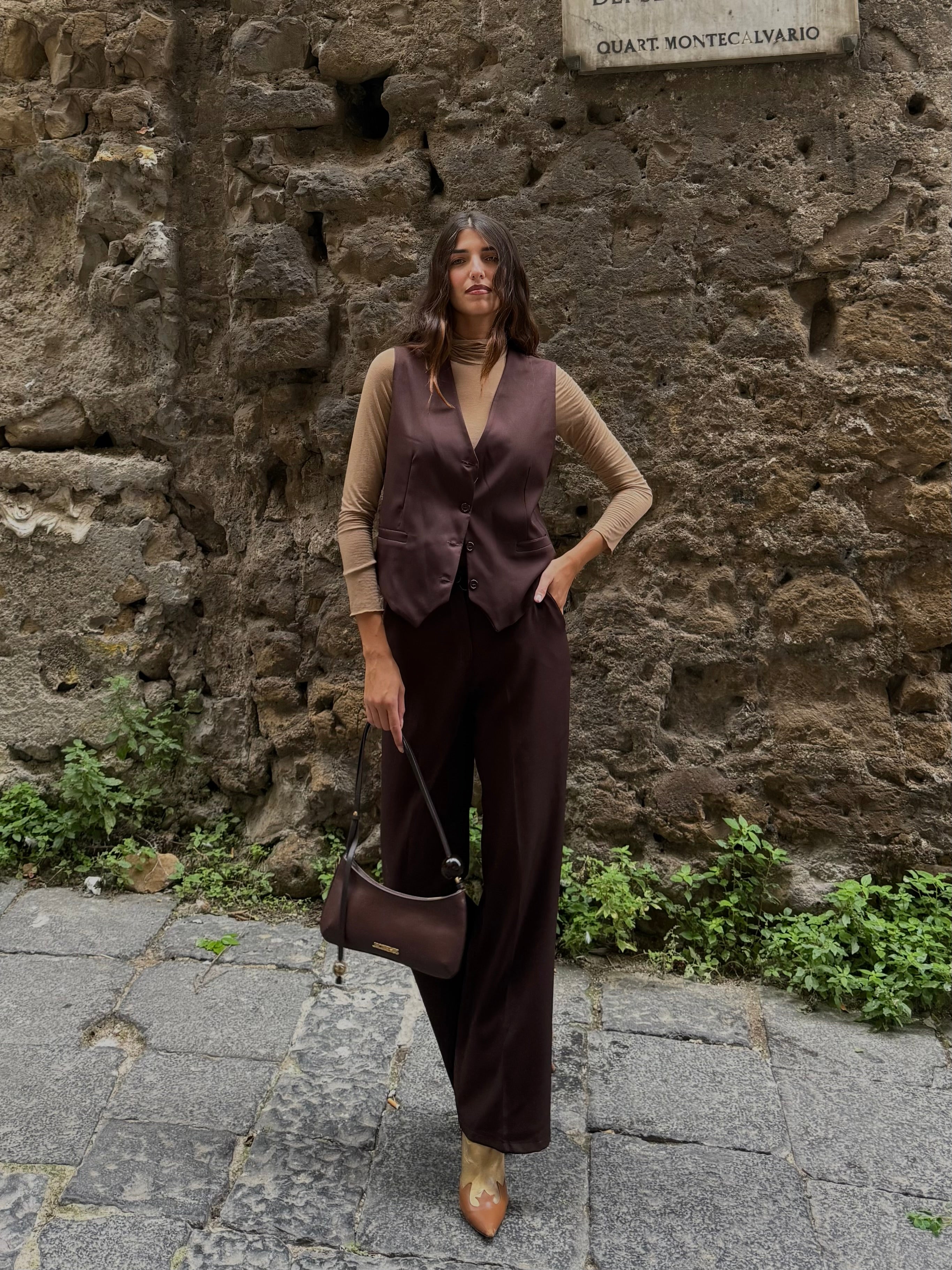 Tailleur con gilet marrone