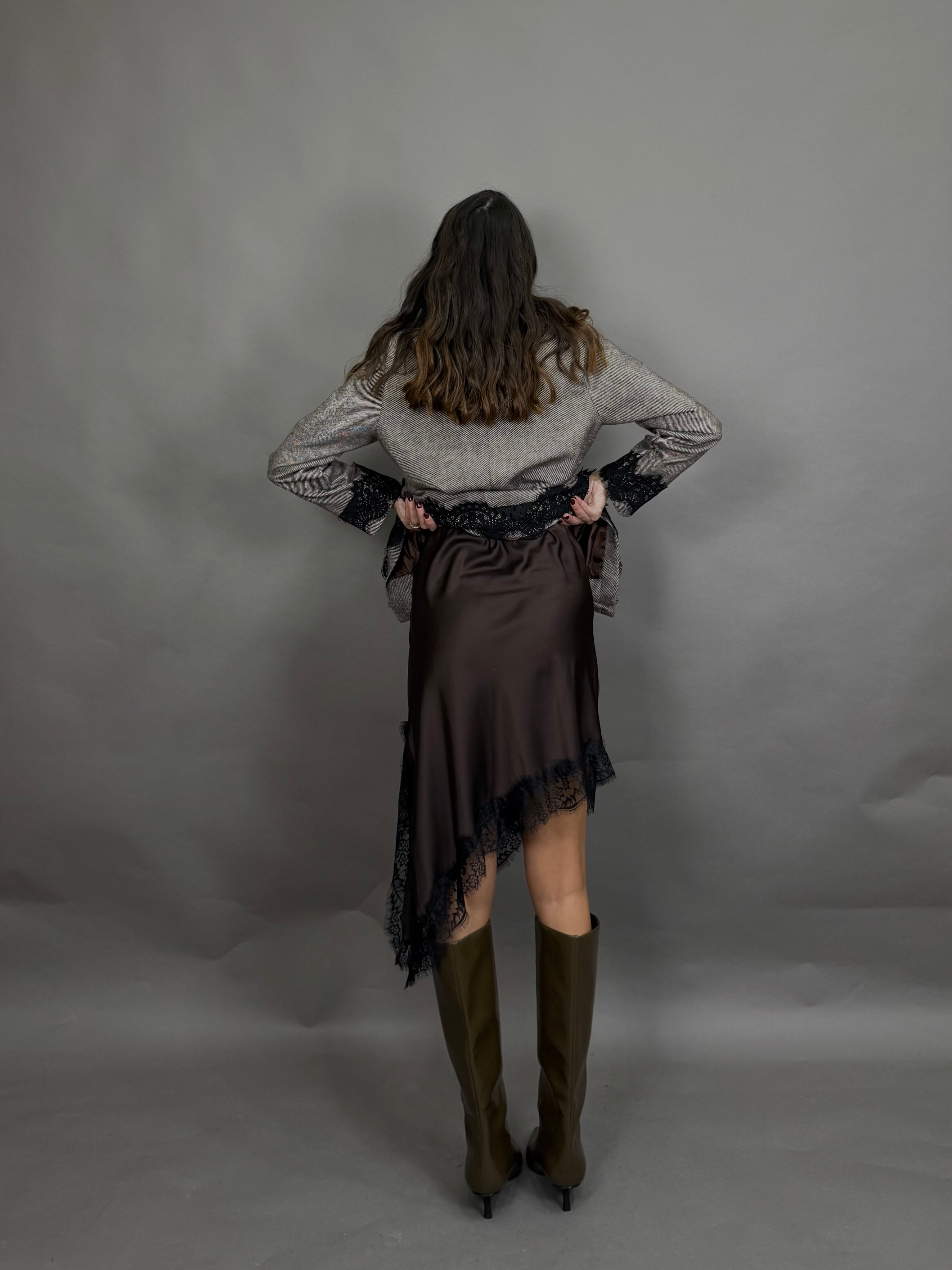 Gonna pizzo marrone