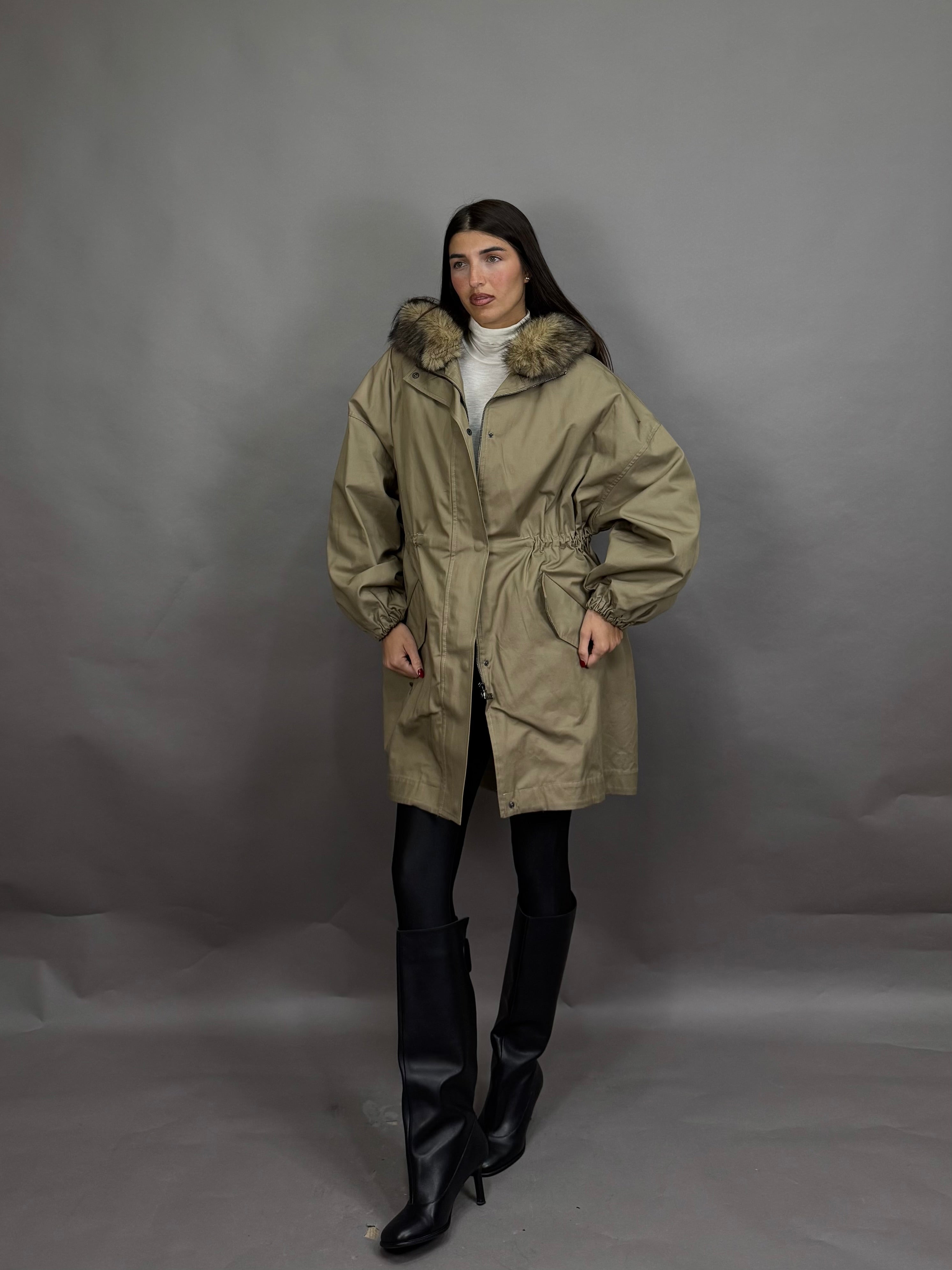 Parca con pelliccia beige