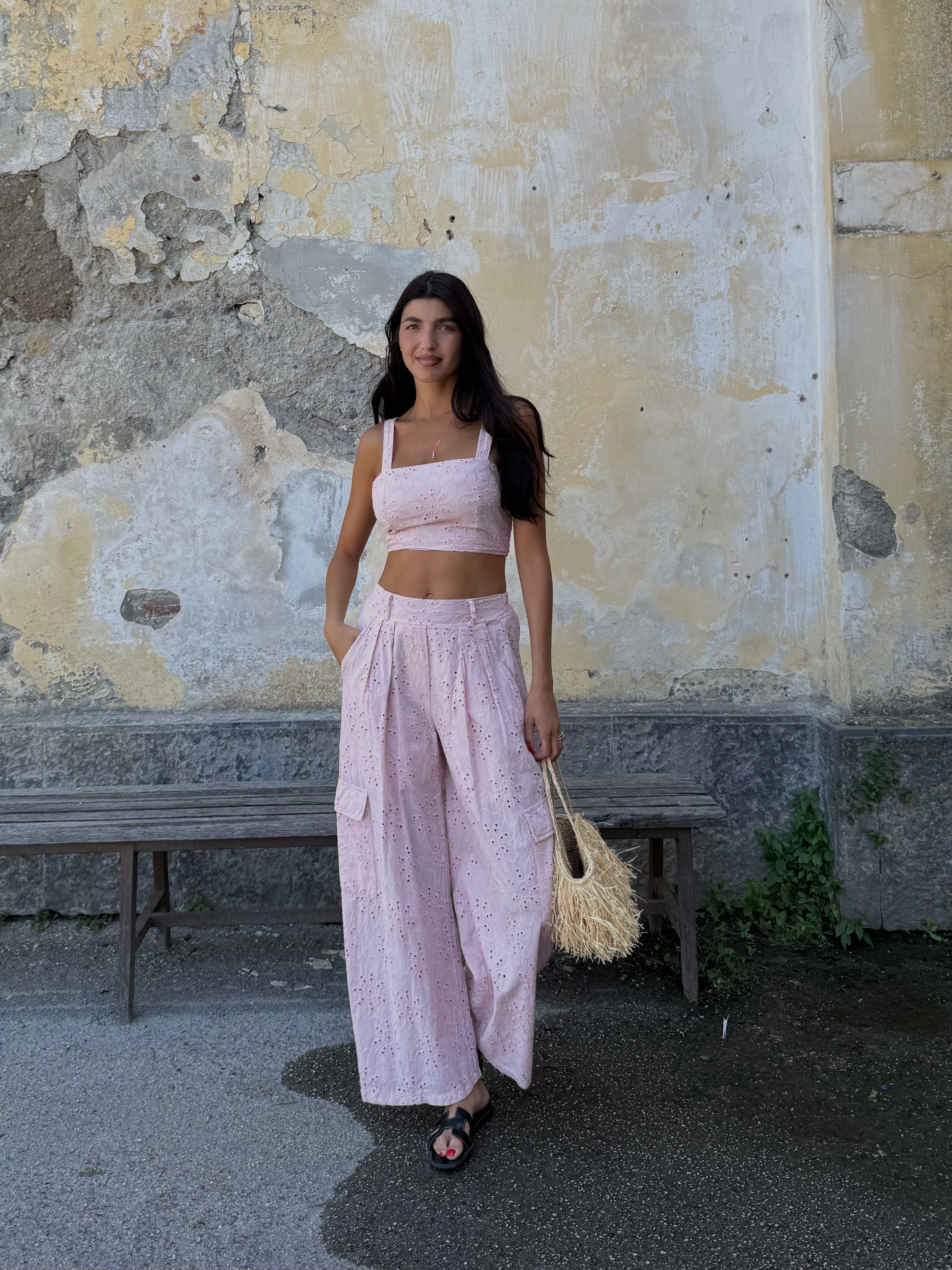 Completo in sangallo pink