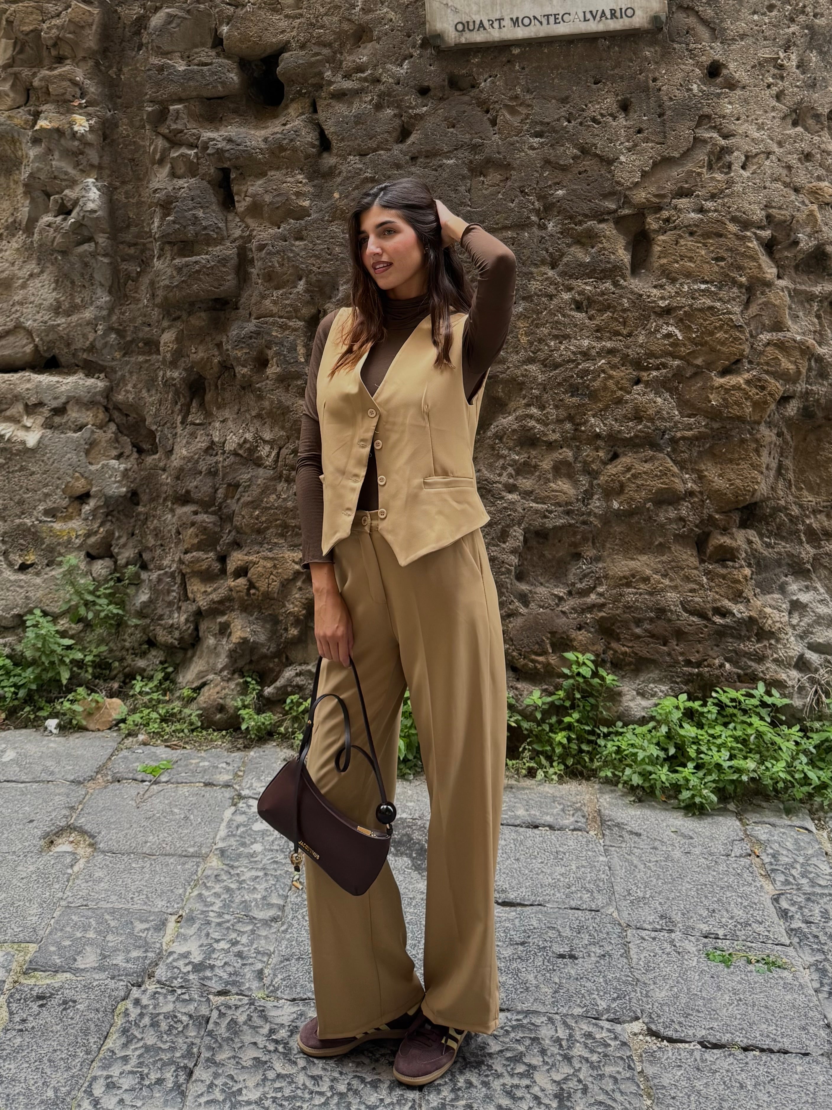 Tailleur con gilet beige
