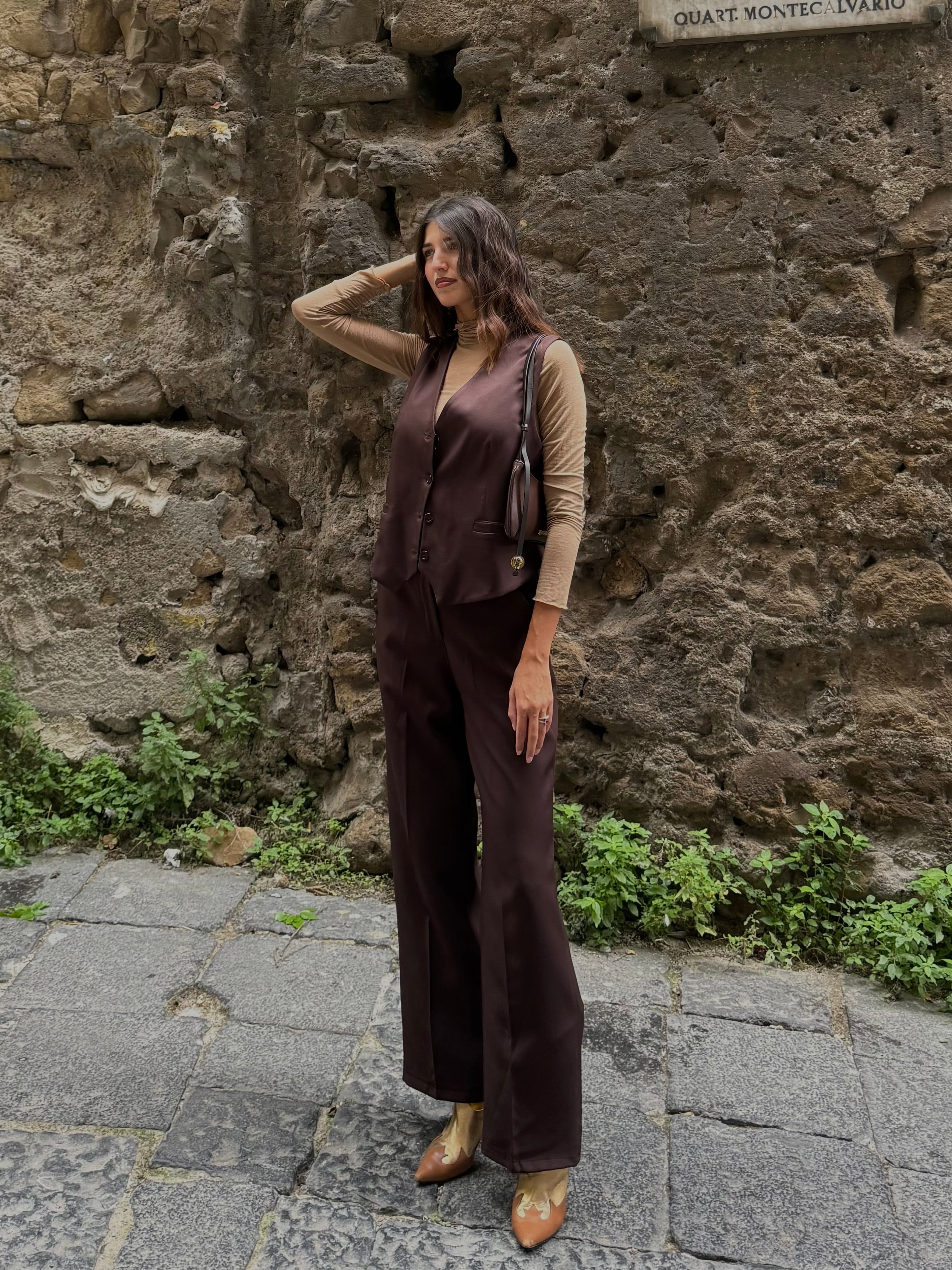 Tailleur con gilet marrone