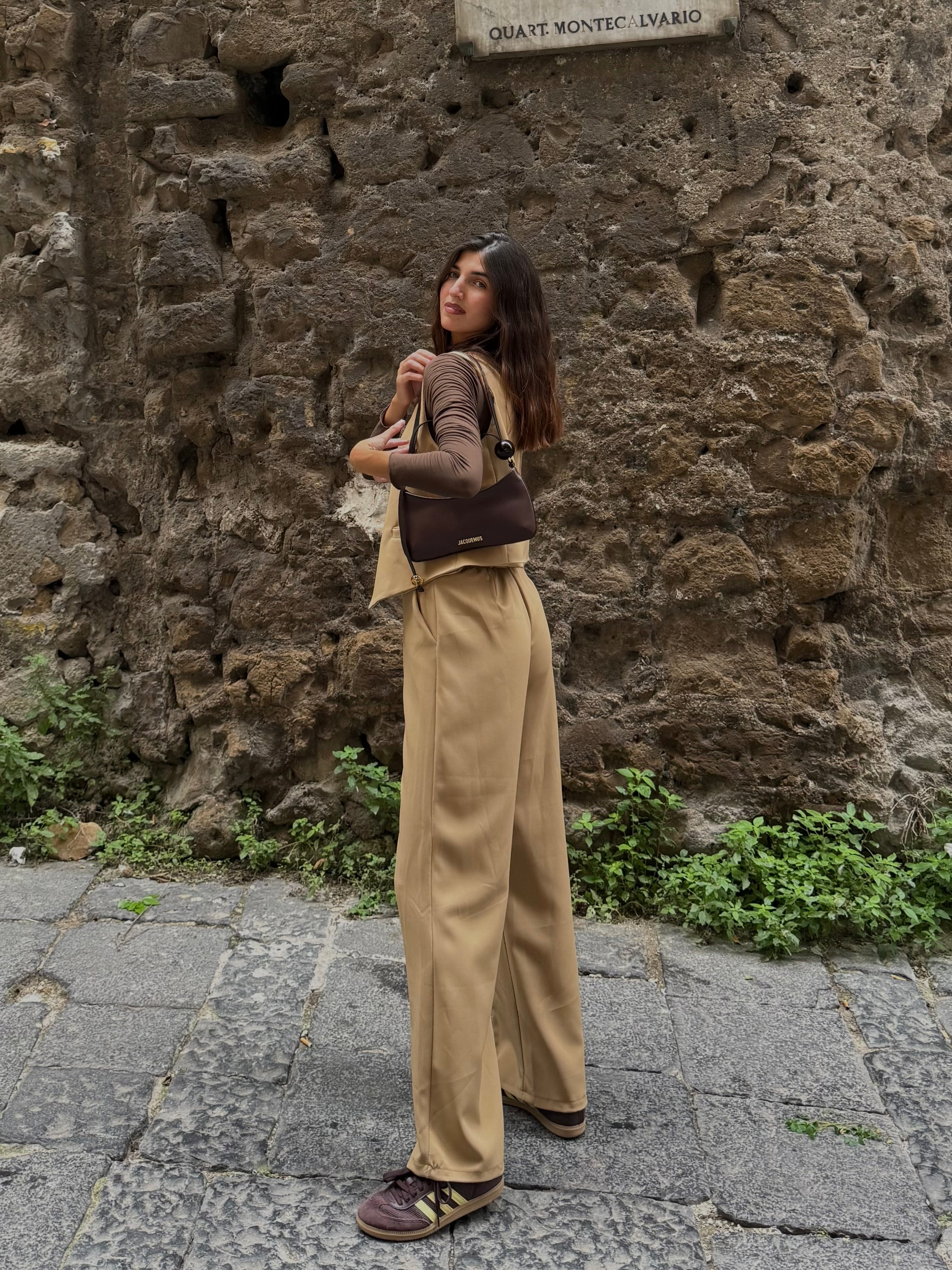 Tailleur con gilet beige