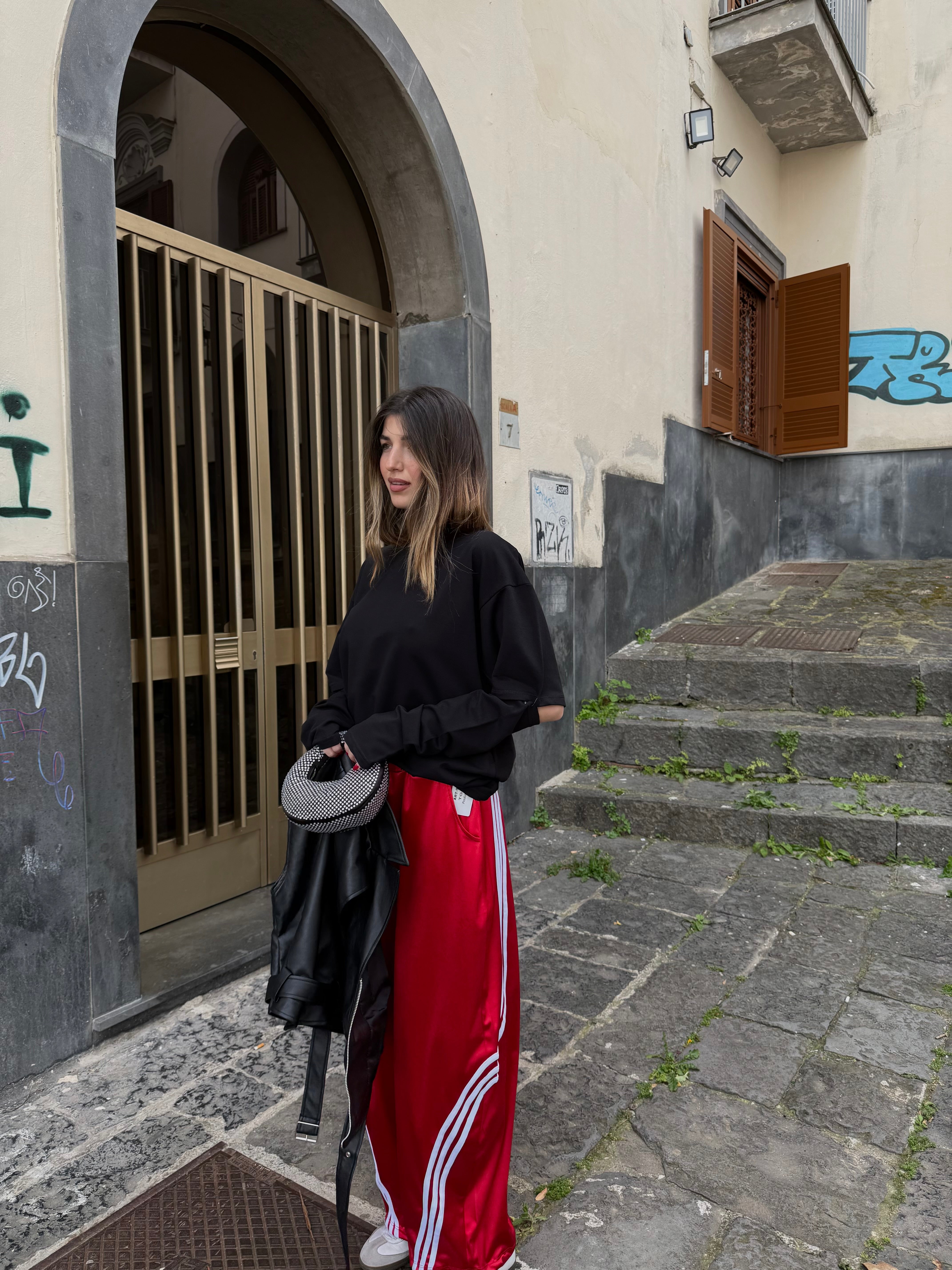 T-shirt con manicotti nera - LadyB Shop Online