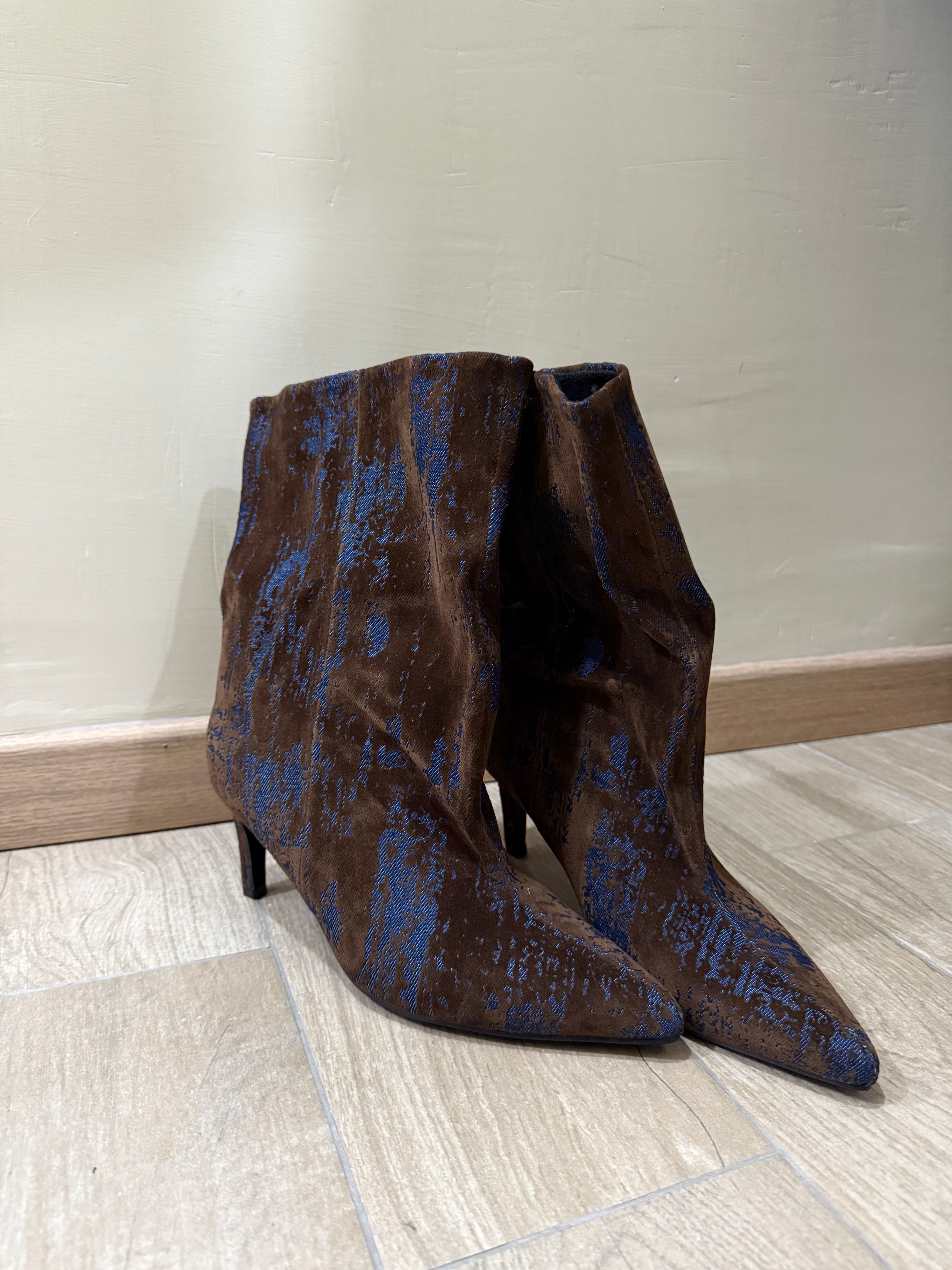 Stivale Nadia marrone basso