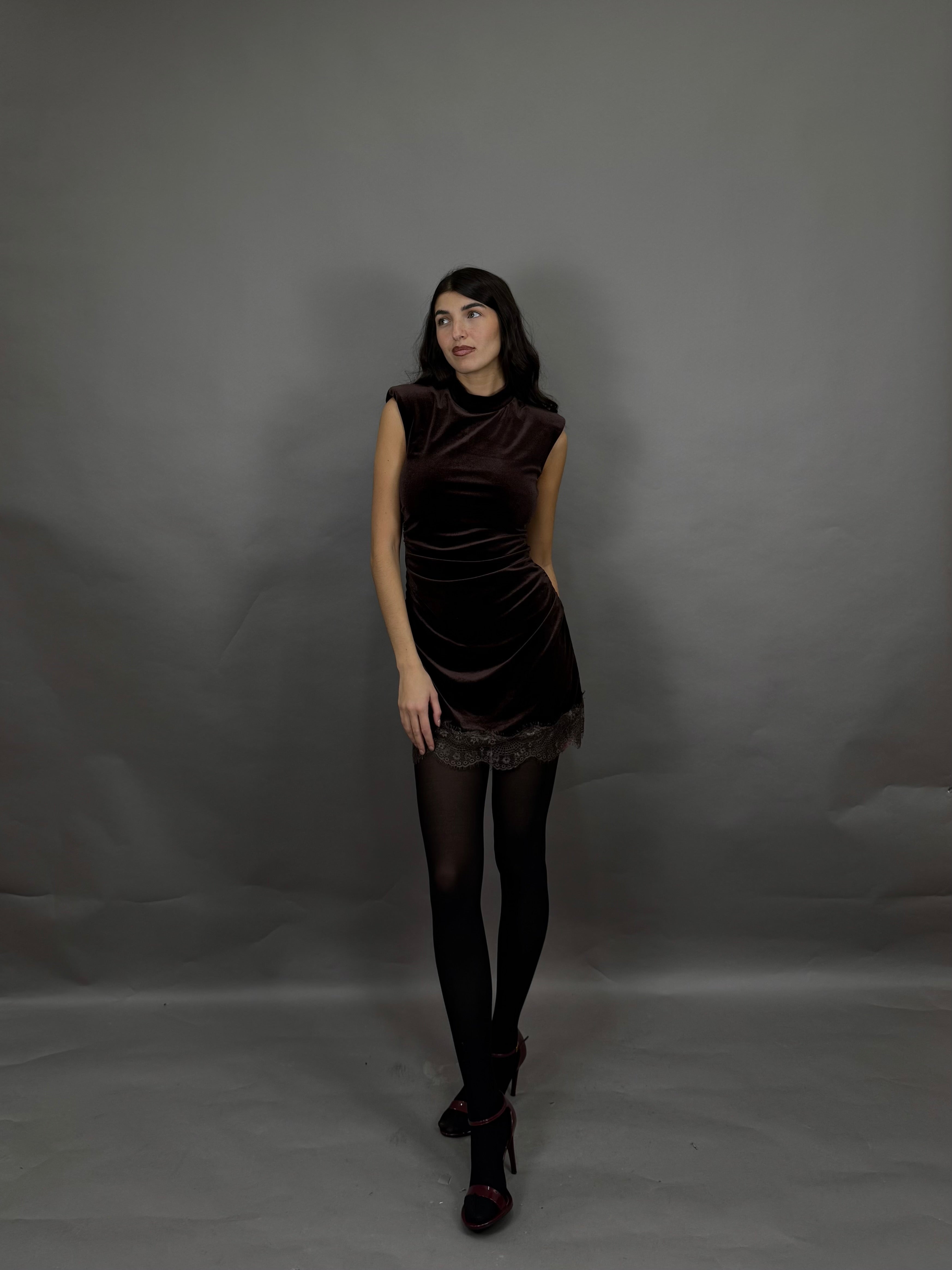 Dress in velluto marrone