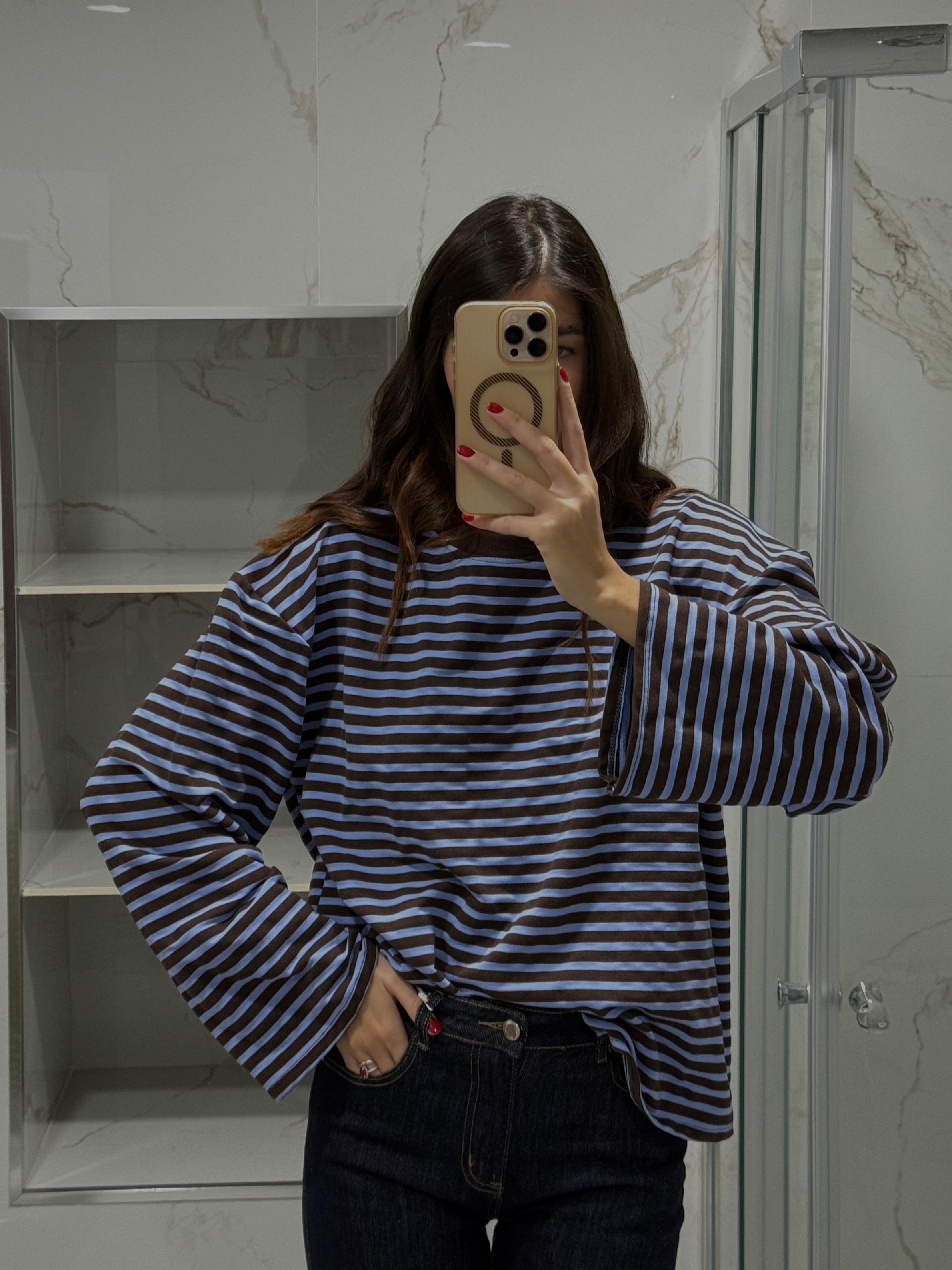 Maglia manica larga azzurra e marrone