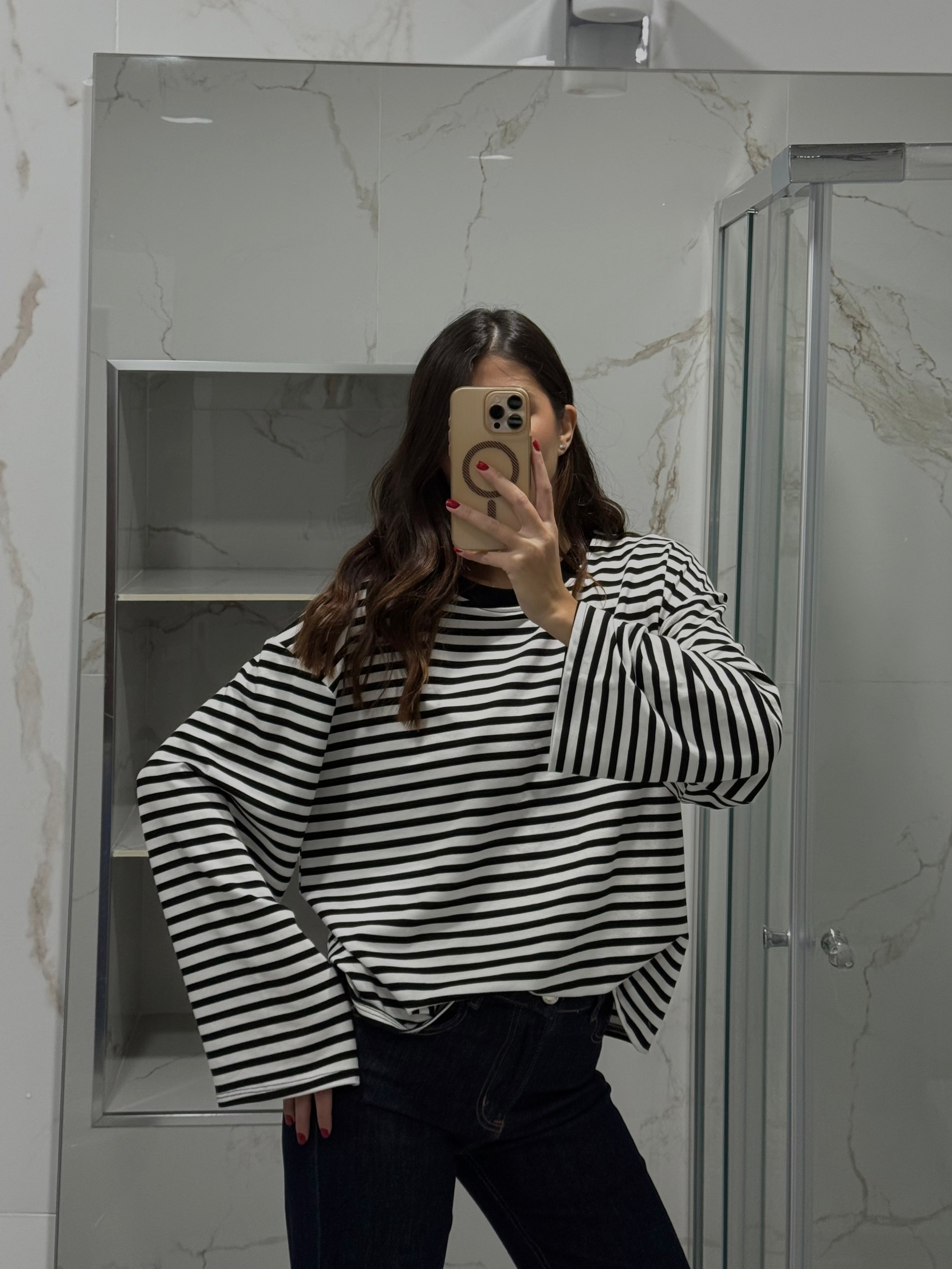 Maglia manica larga bianca e nera