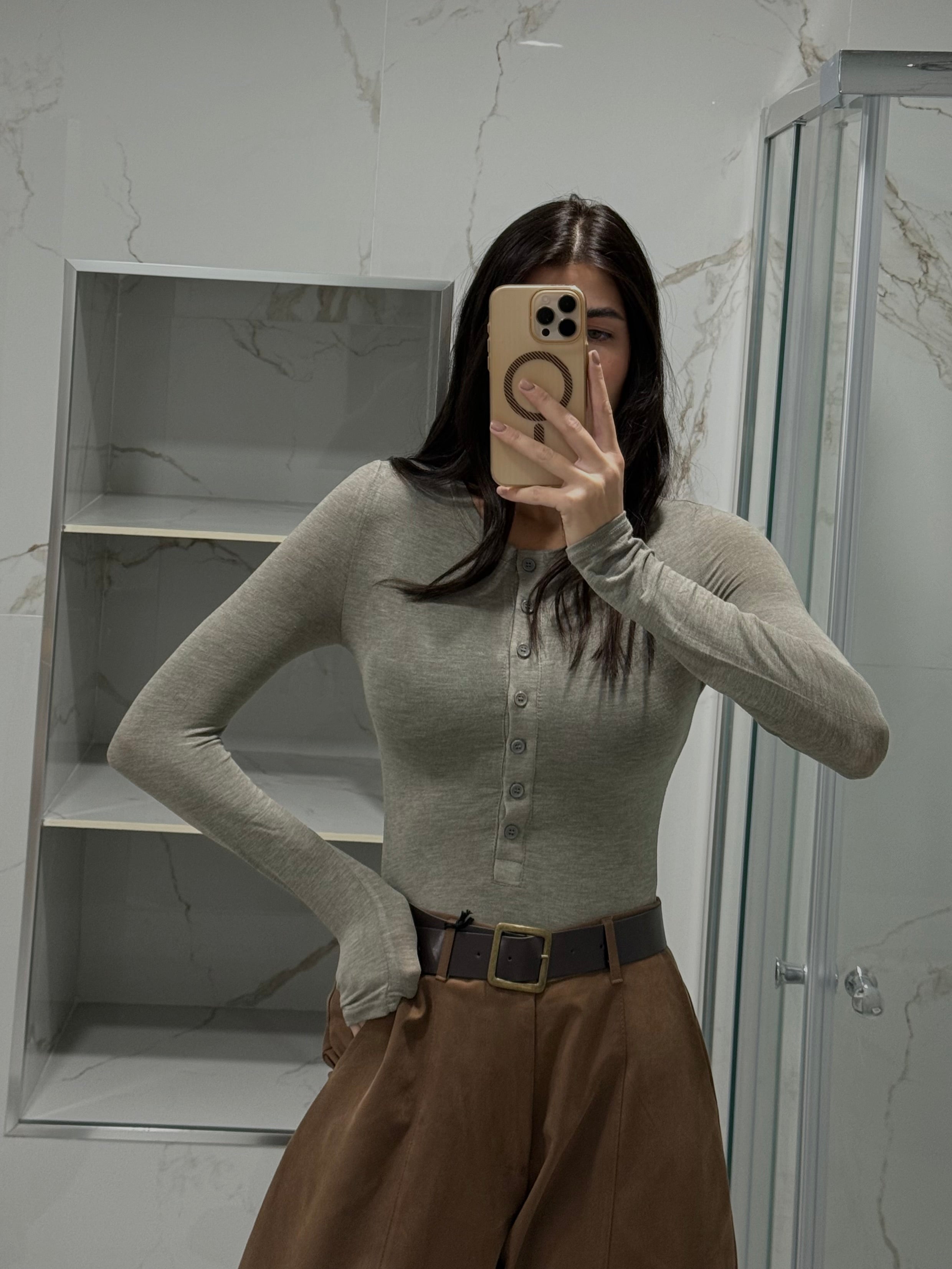 Maglia bottoncini fango