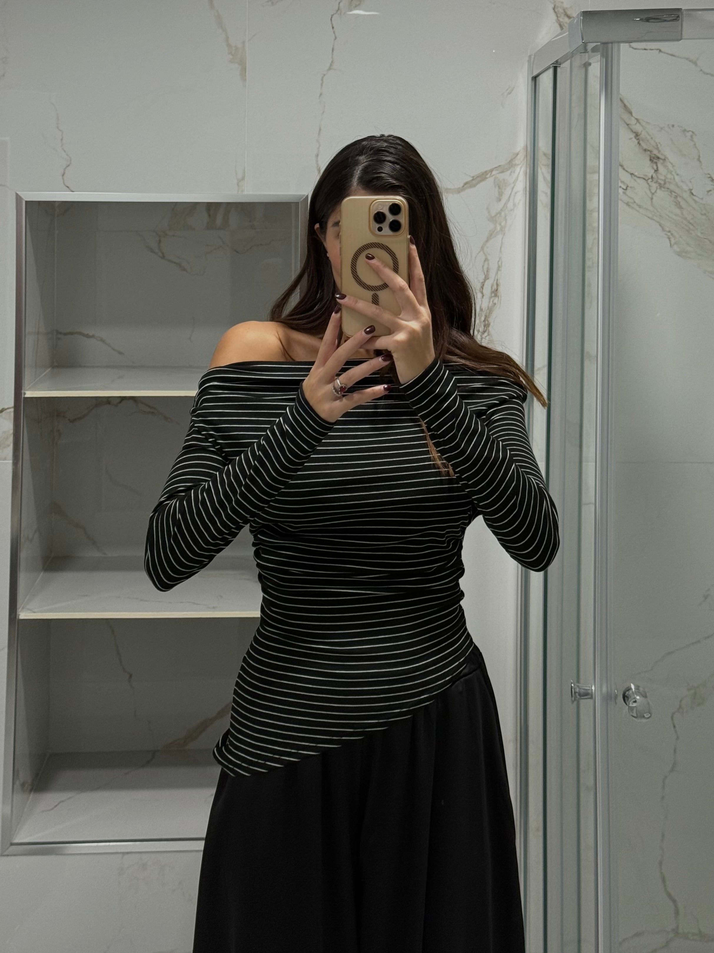 Maglia asimmetrica nera