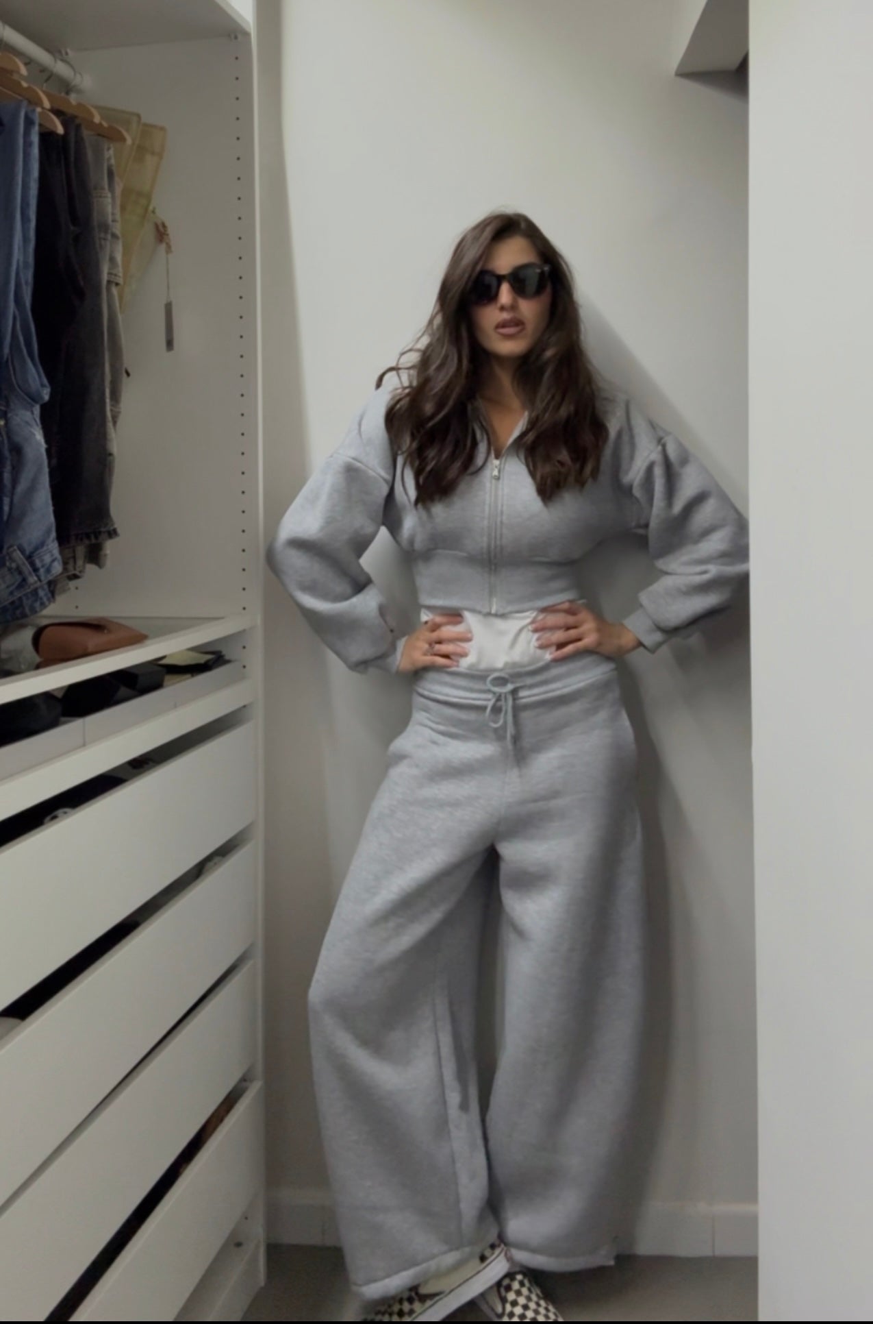 Completo in tuta grigio