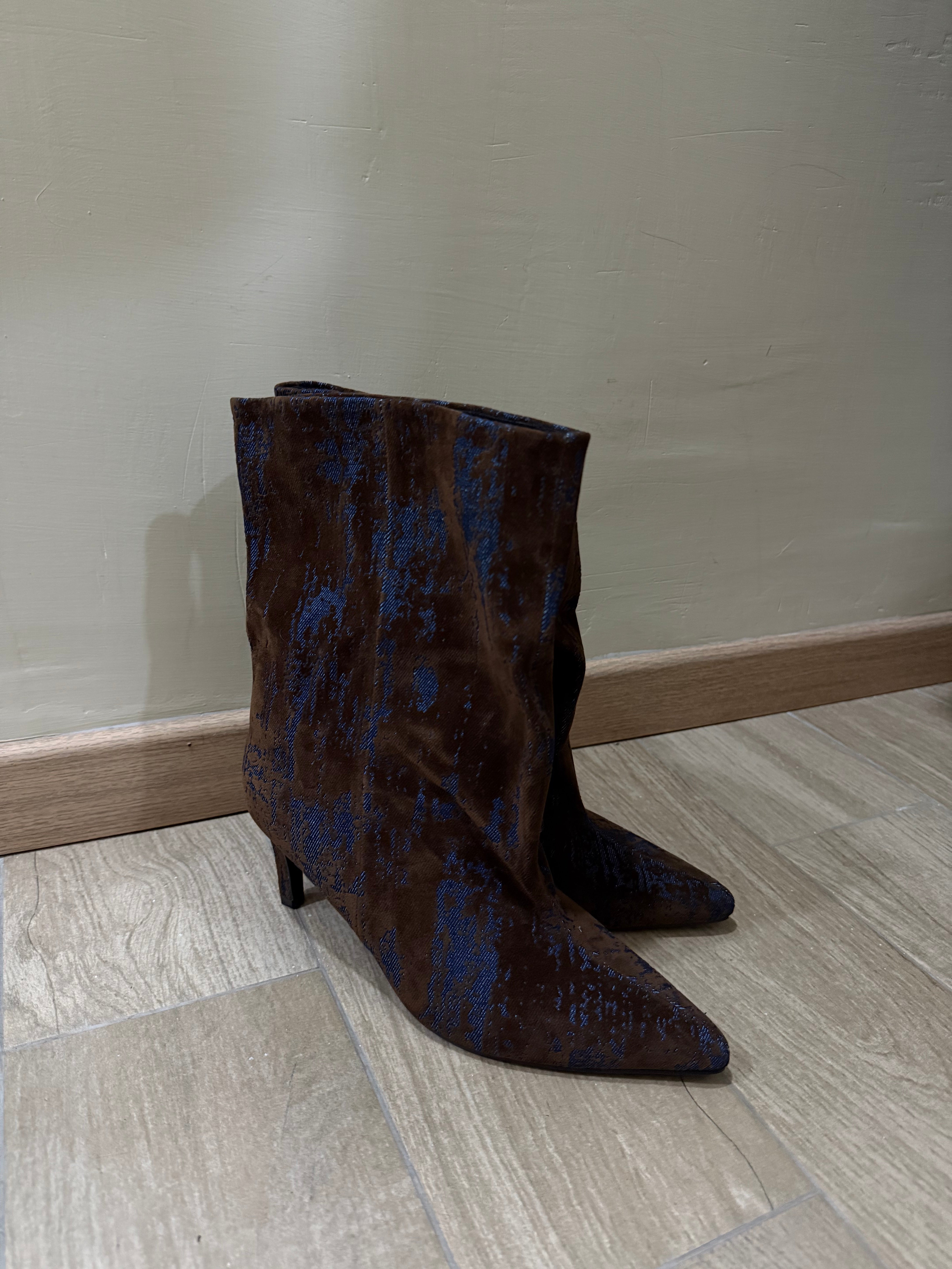 Stivale Nadia marrone basso