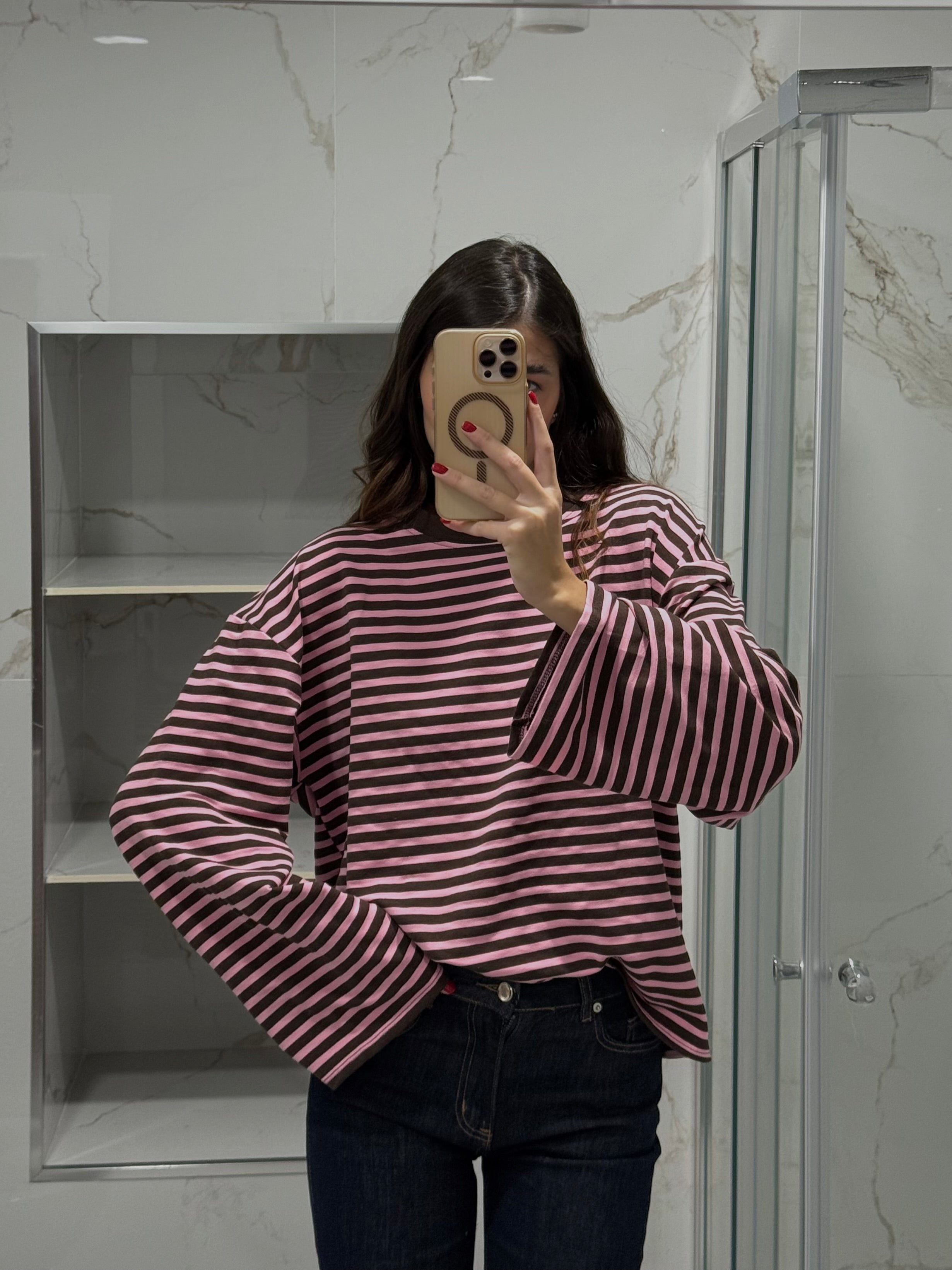 Maglia manica larga marrone e rosa