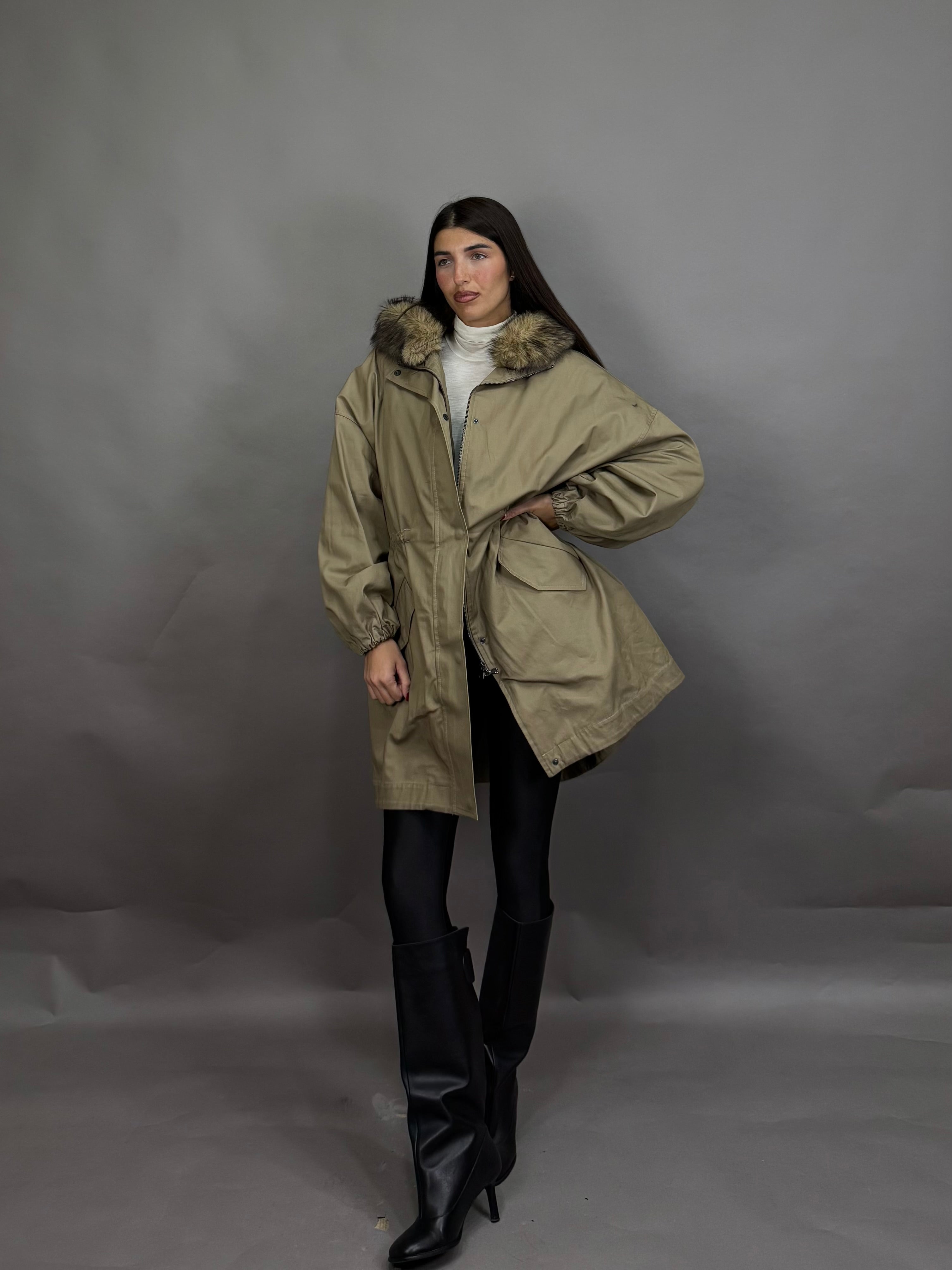 Parca con pelliccia beige