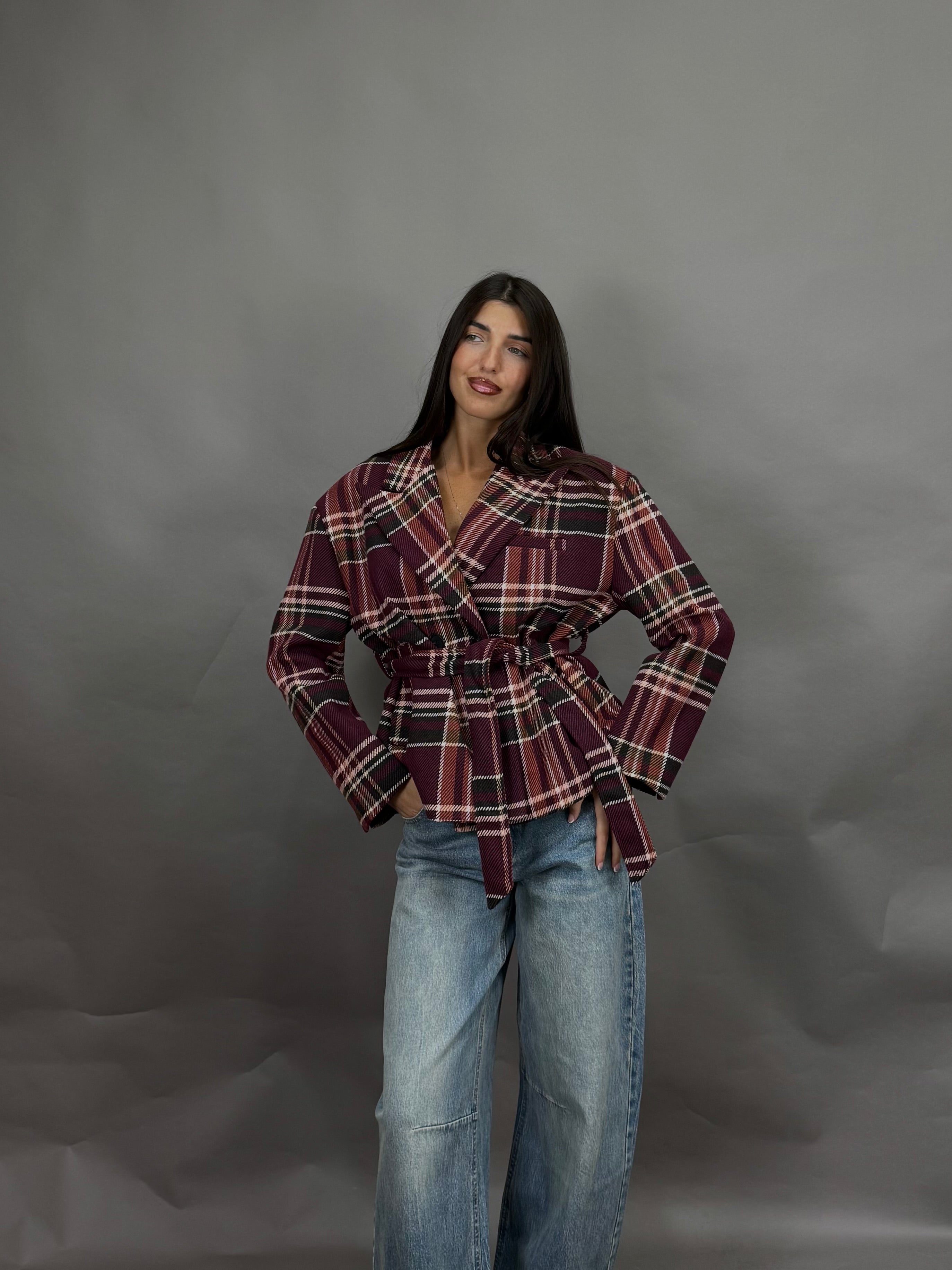 Mini trench lumina bordeaux