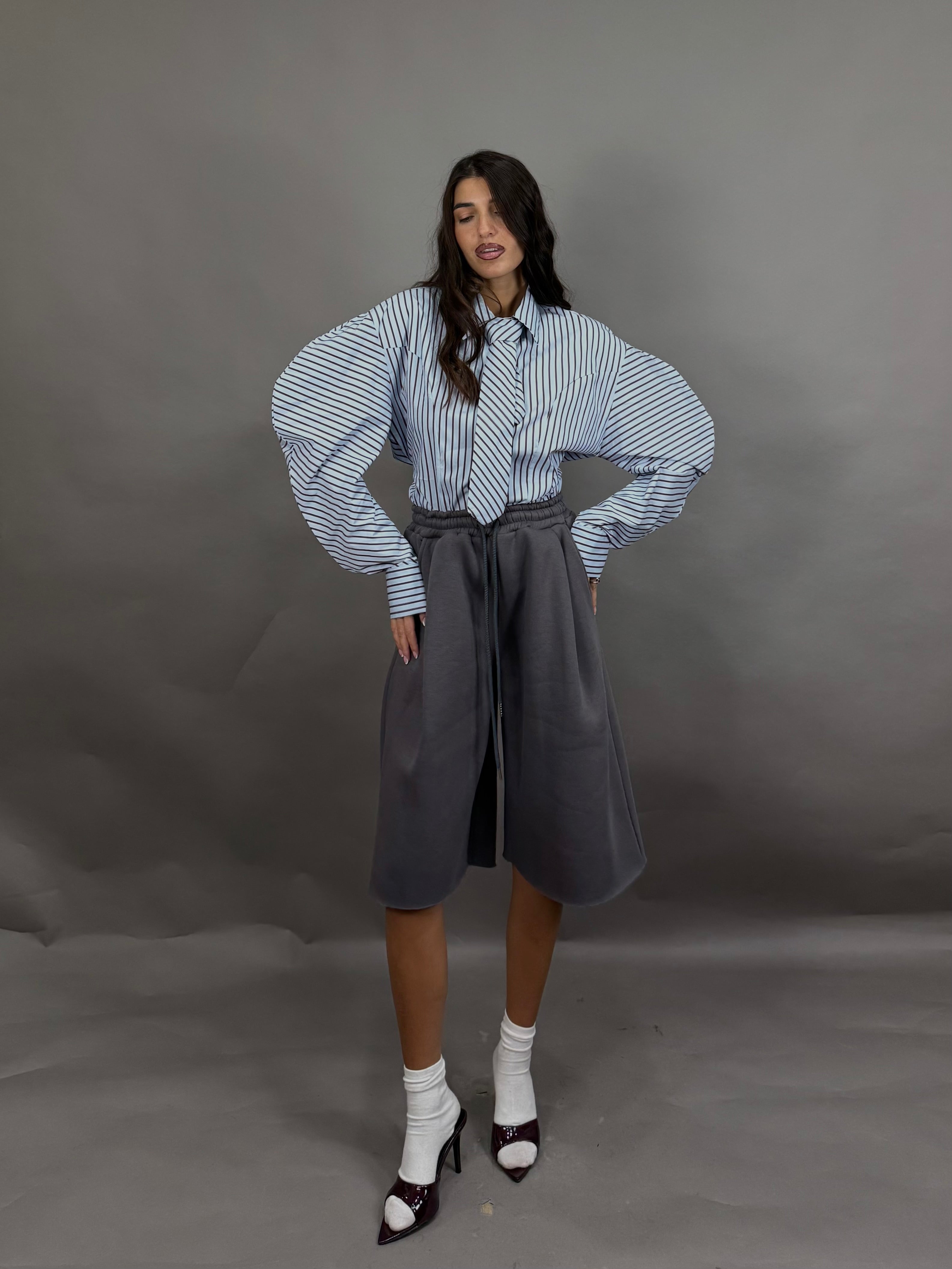 Camicia manica a sbuffo azzurra