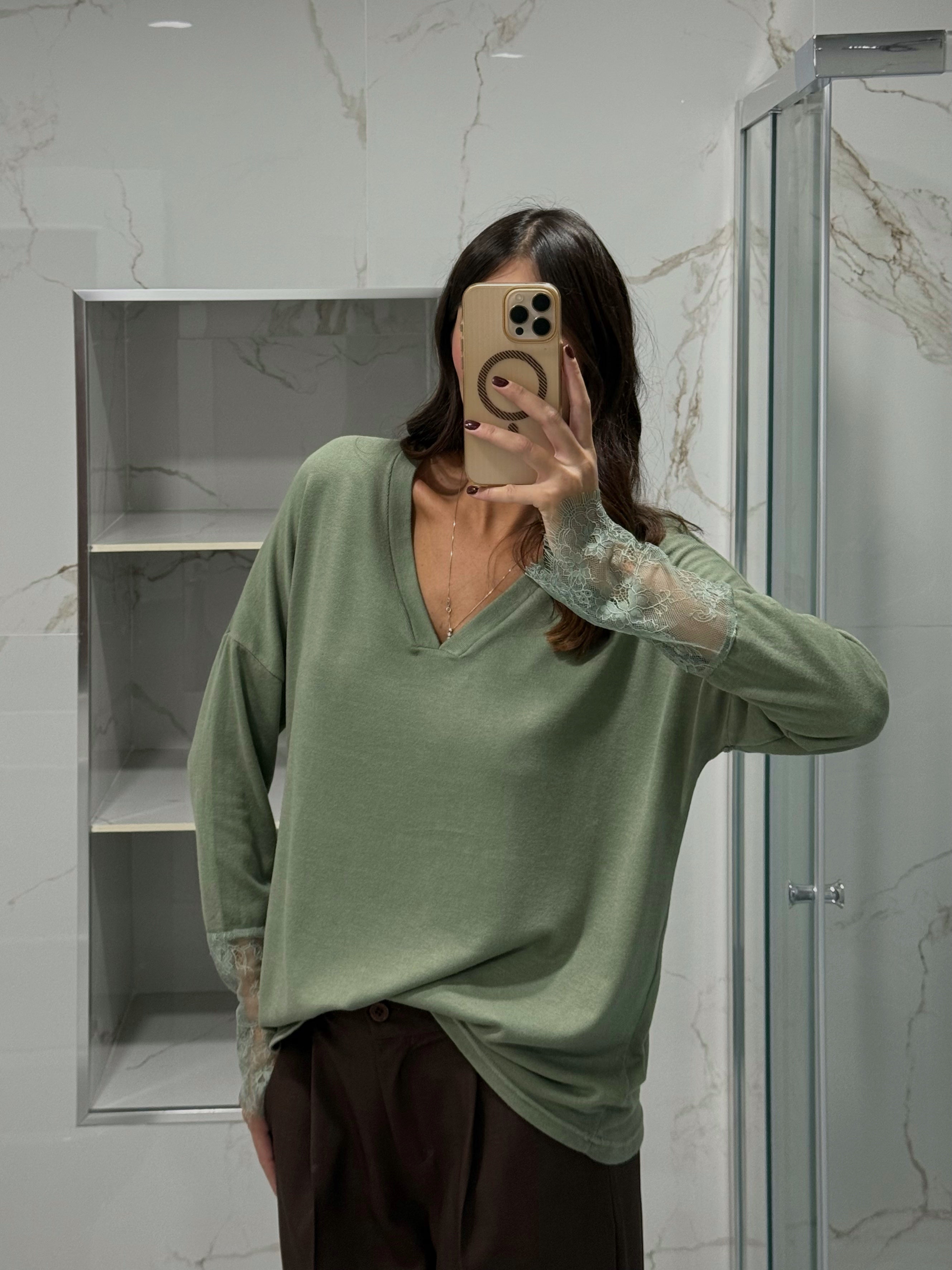 Maglia scollo a V pizzo verde
