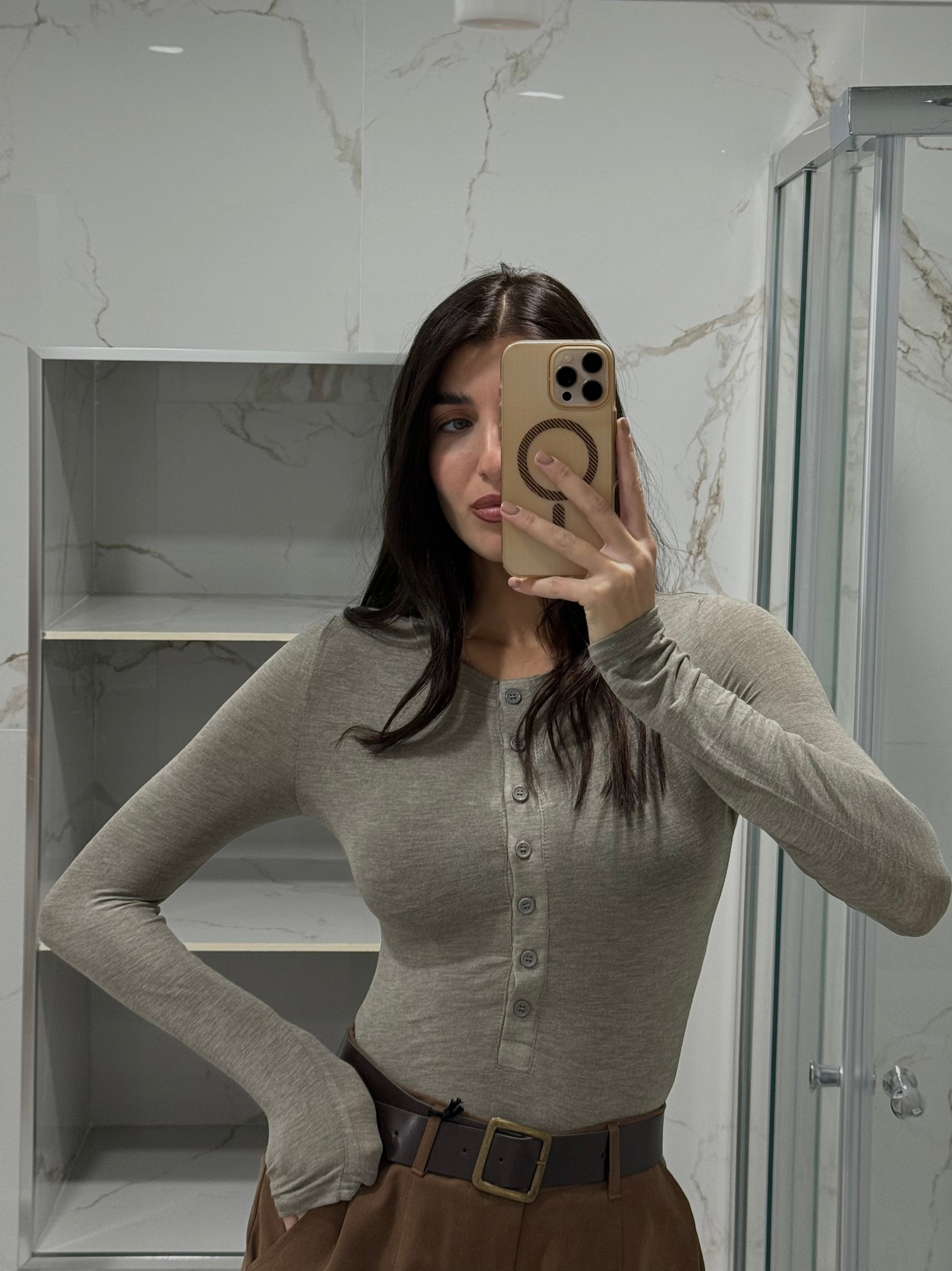 Maglia bottoncini fango