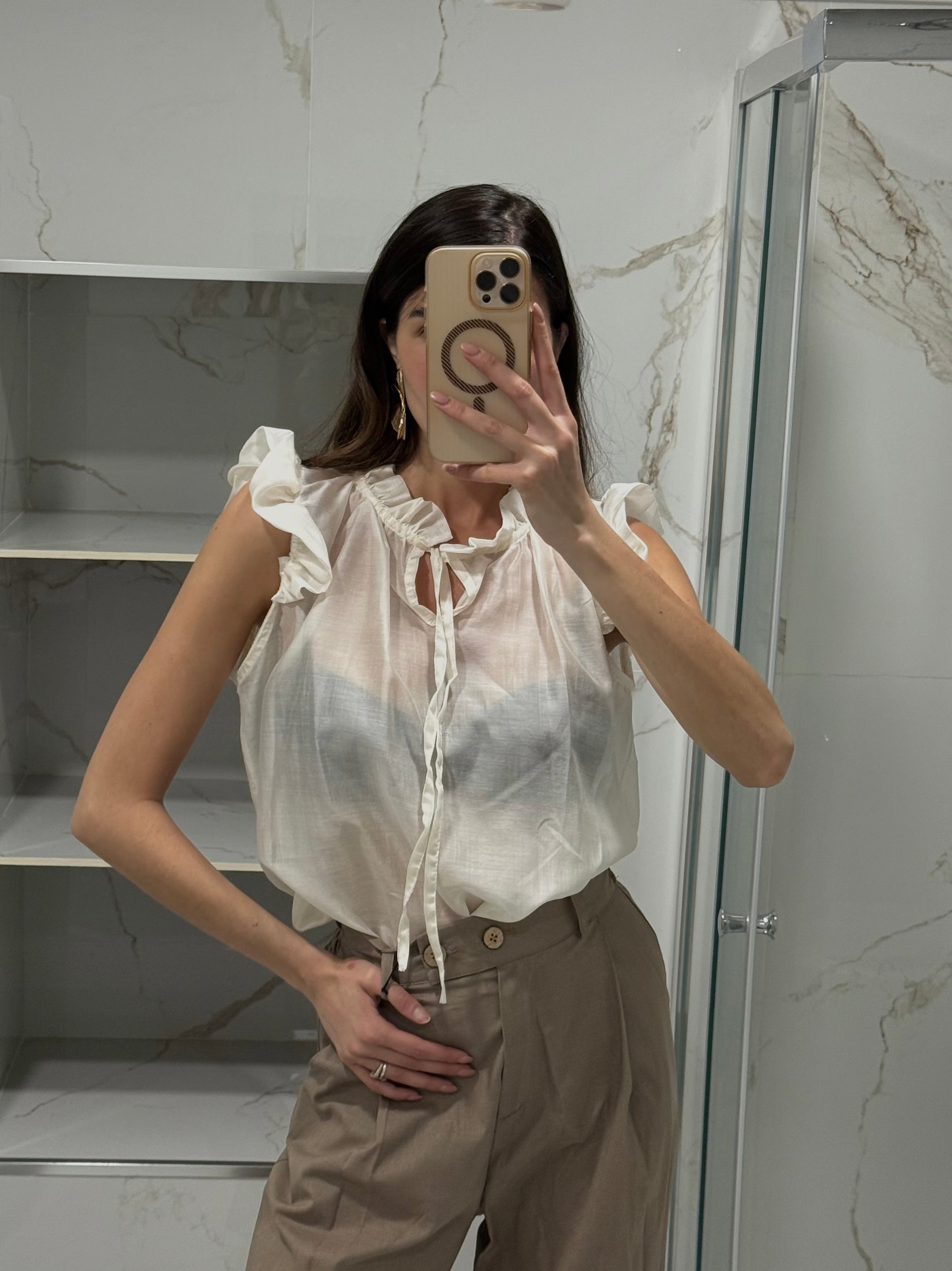 Blusa organza e ruches