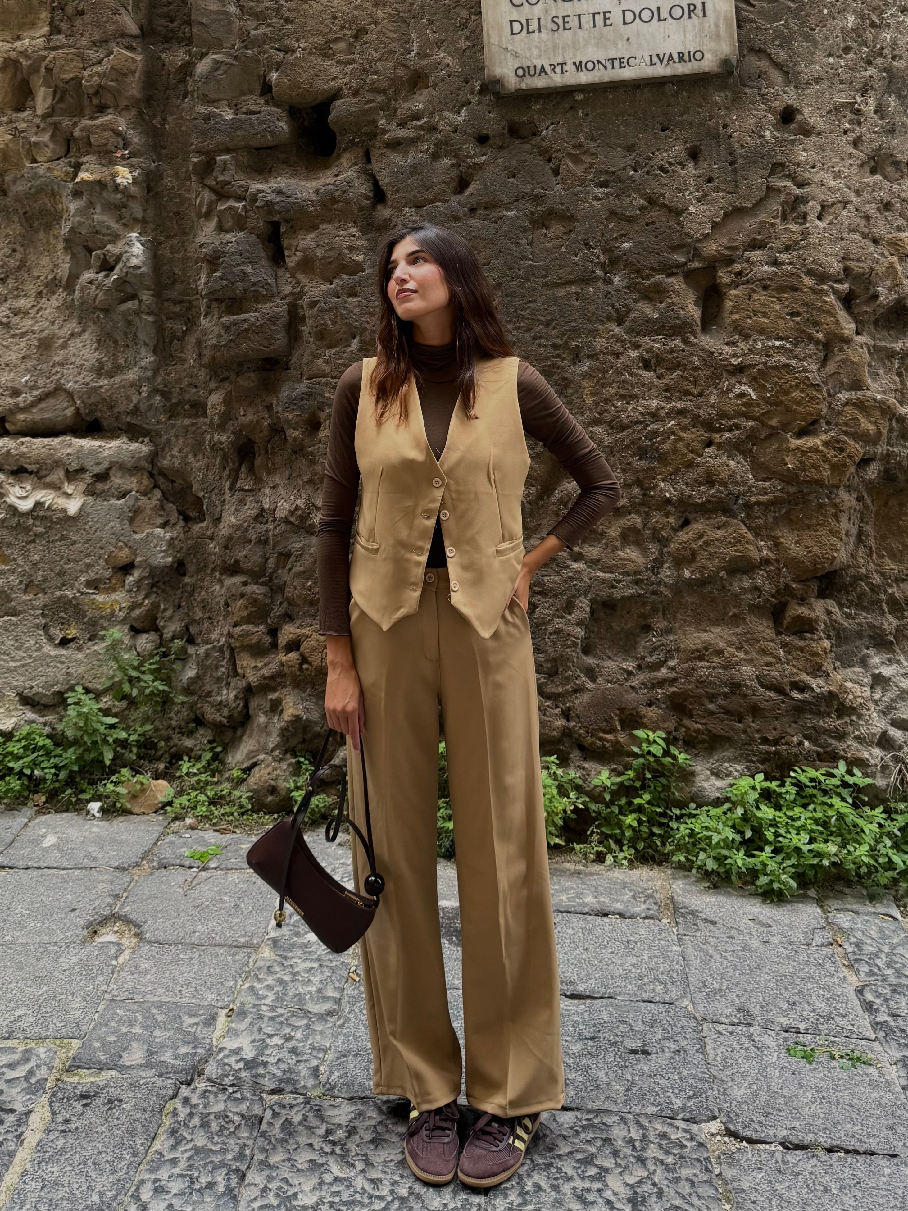 Tailleur con gilet beige