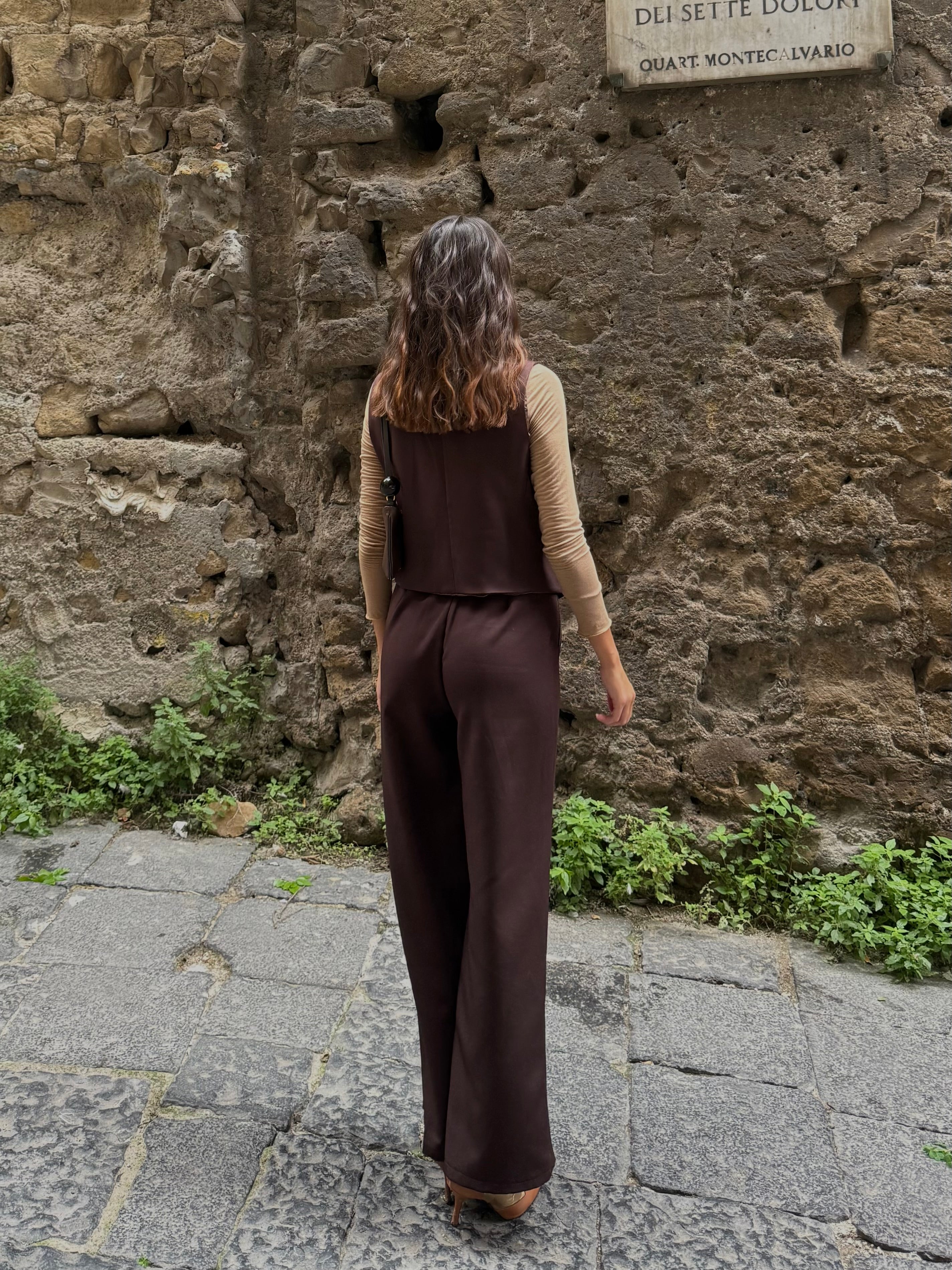 Tailleur con gilet marrone