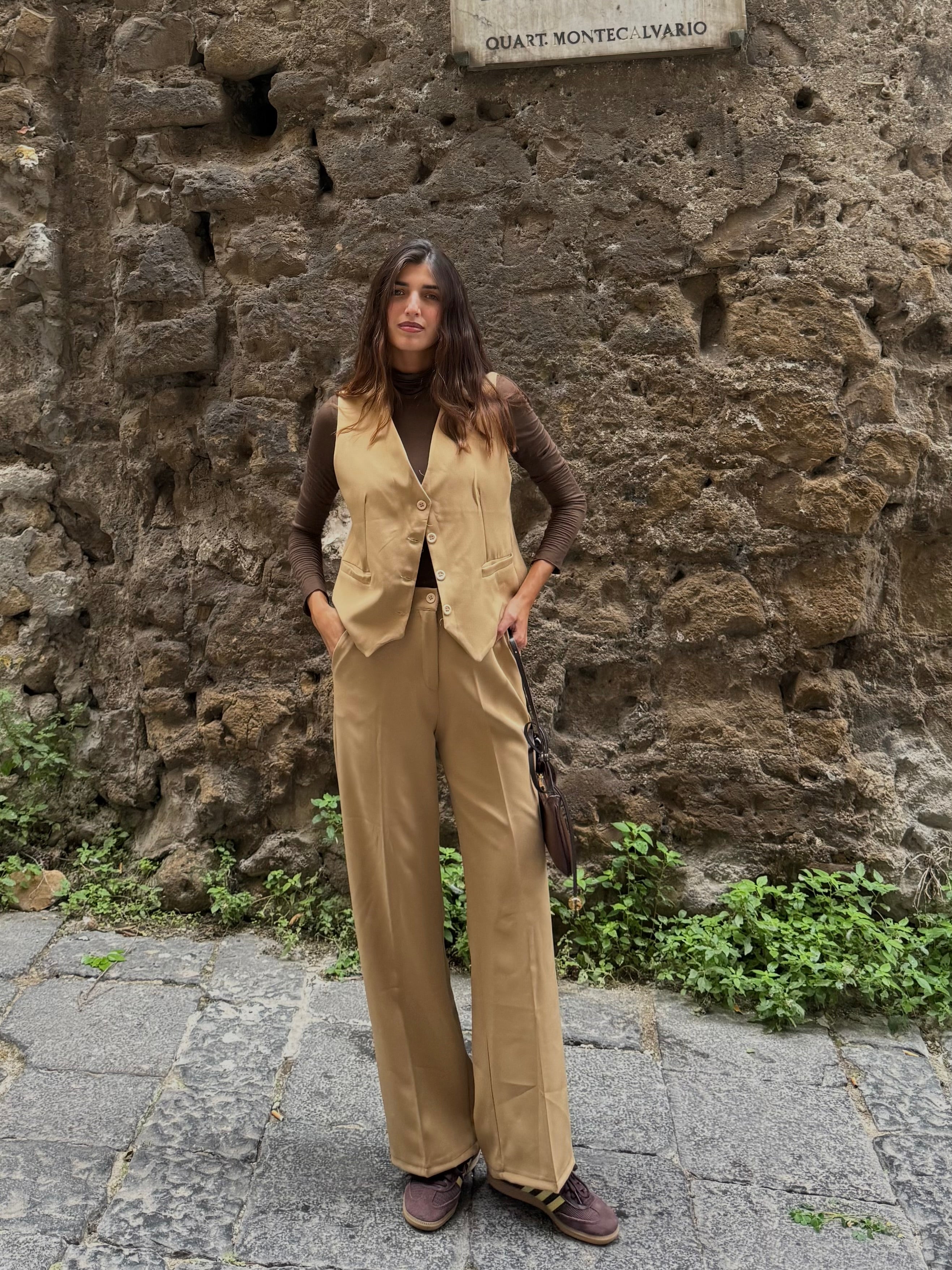 Tailleur con gilet beige