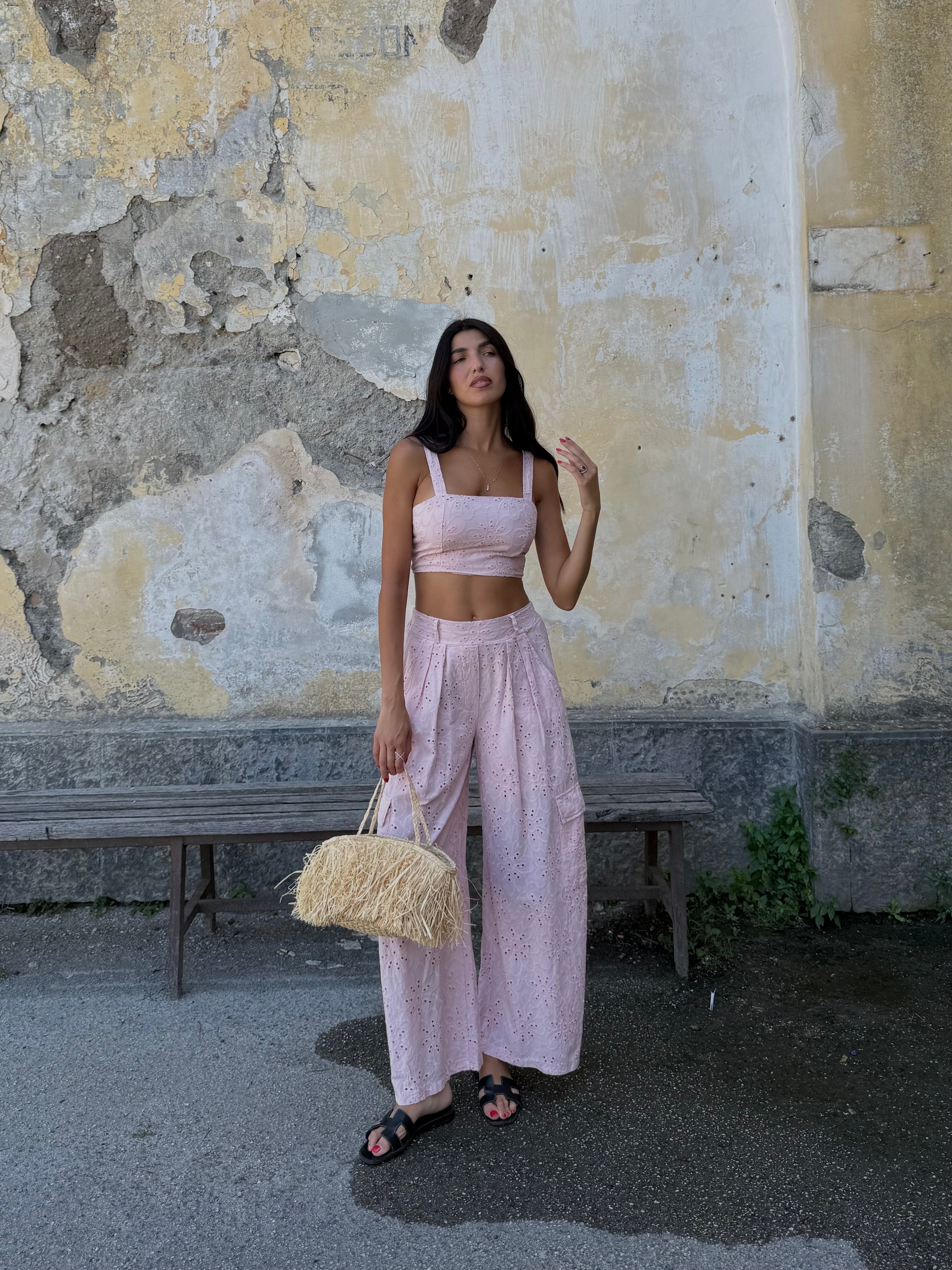Completo in sangallo pink
