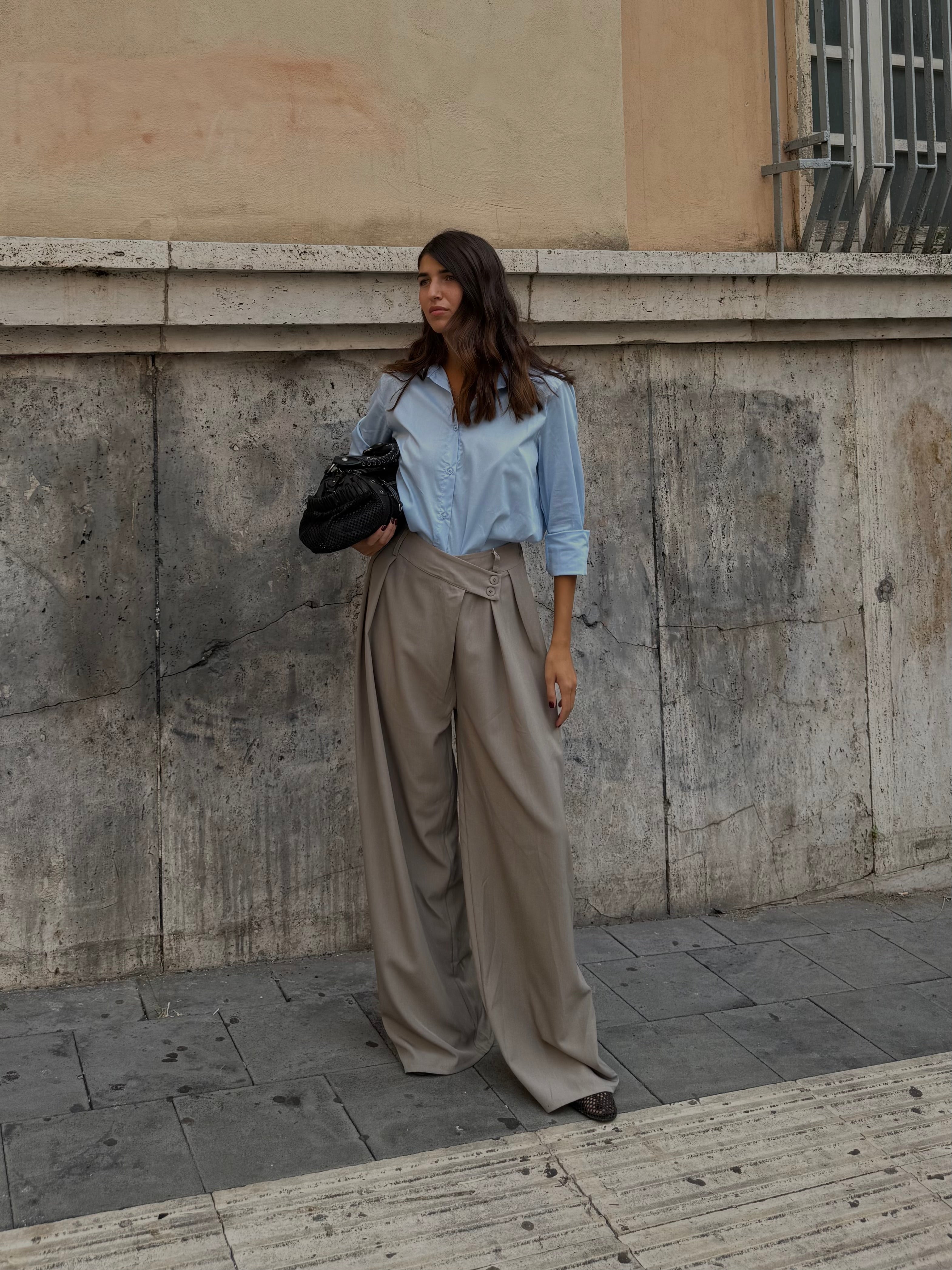 Pantalone bottone storto fango
