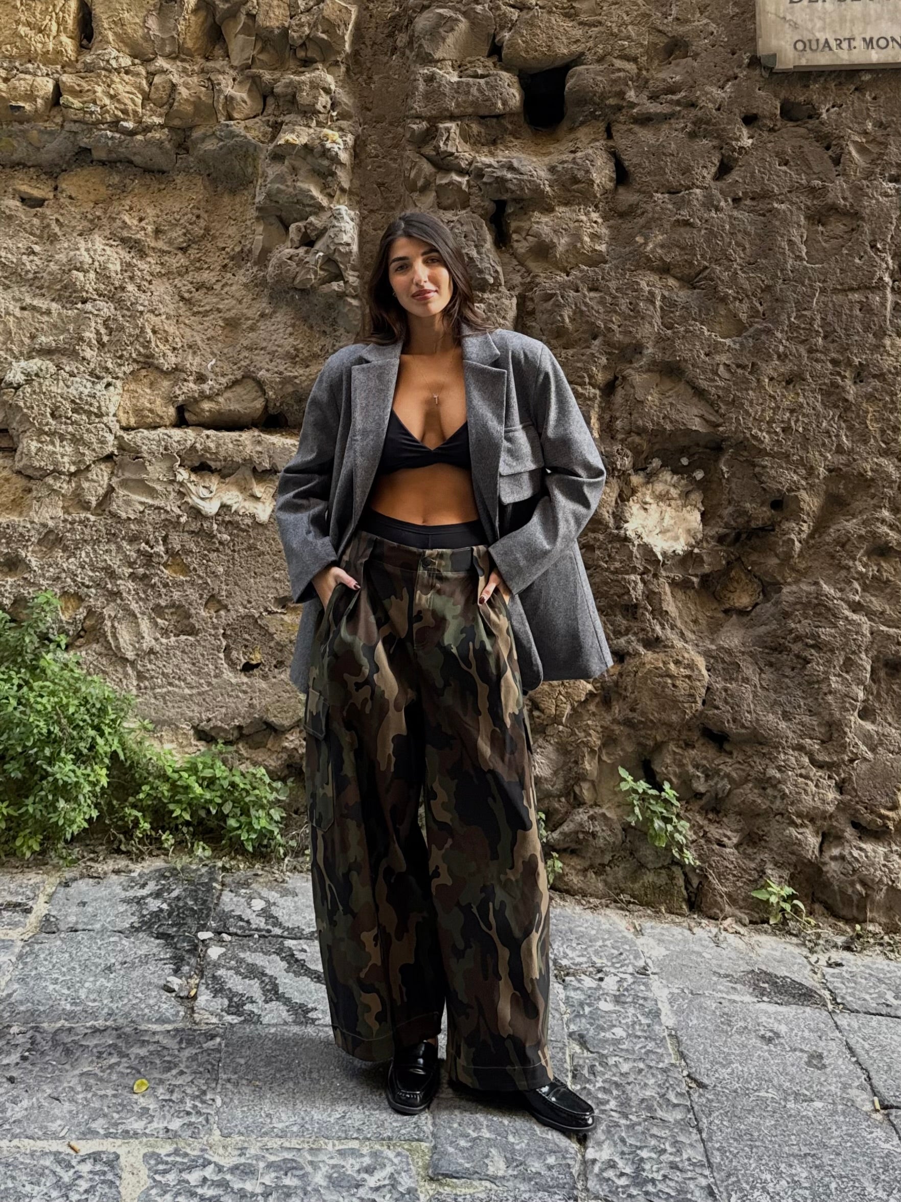 Cargo by lumina militare