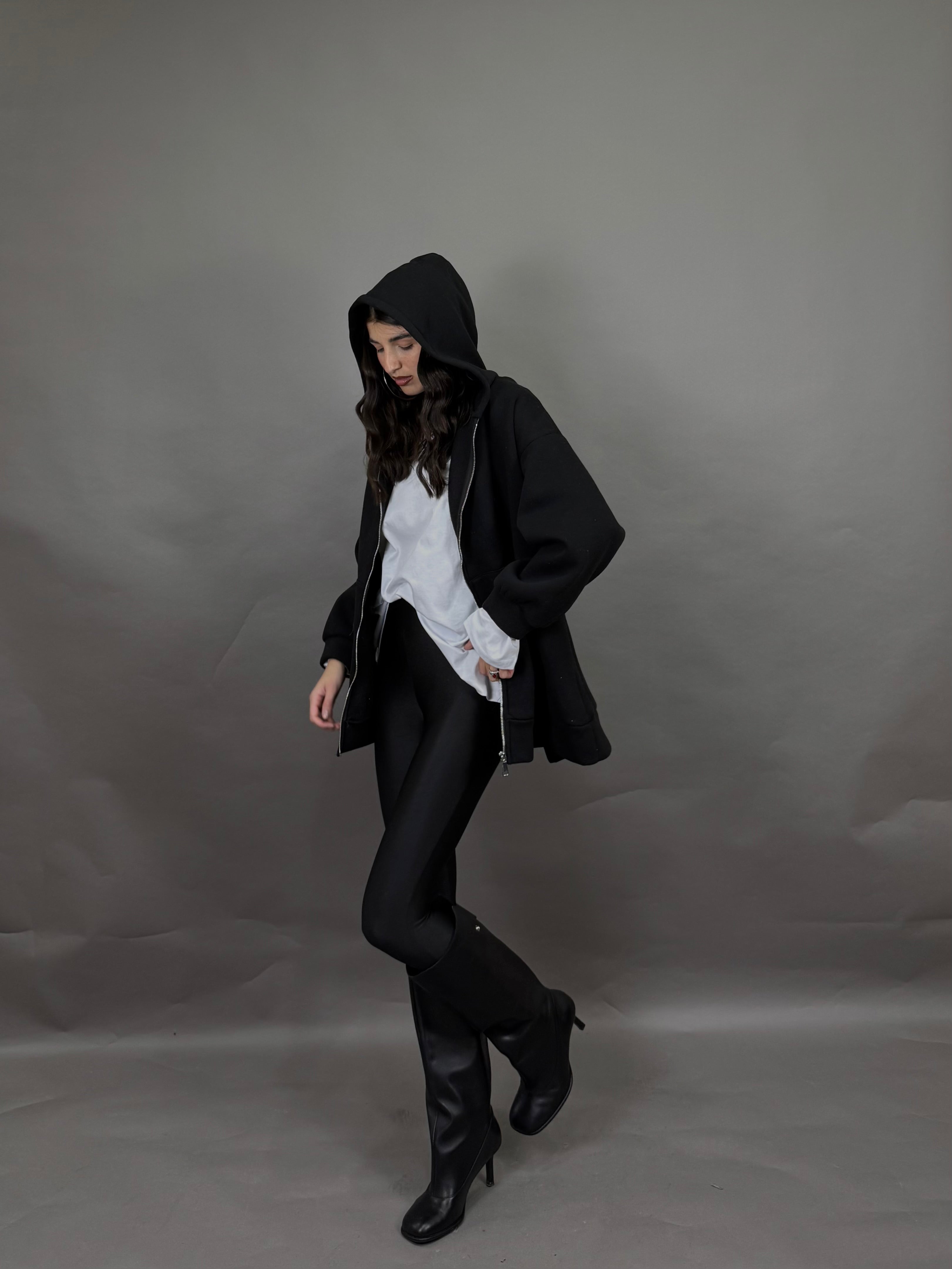 Felpa con lacci nera