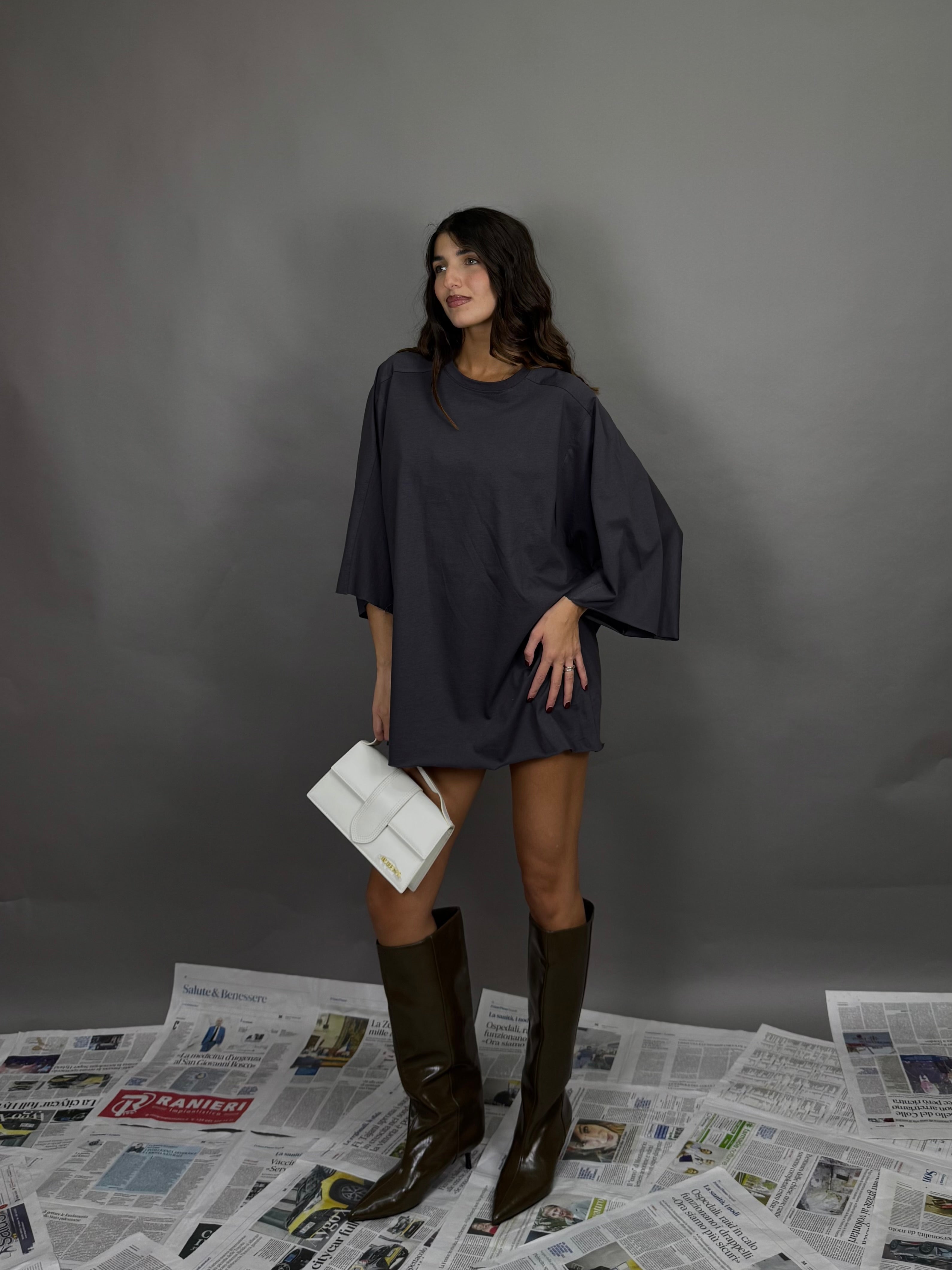 T-shirt oversize grigia