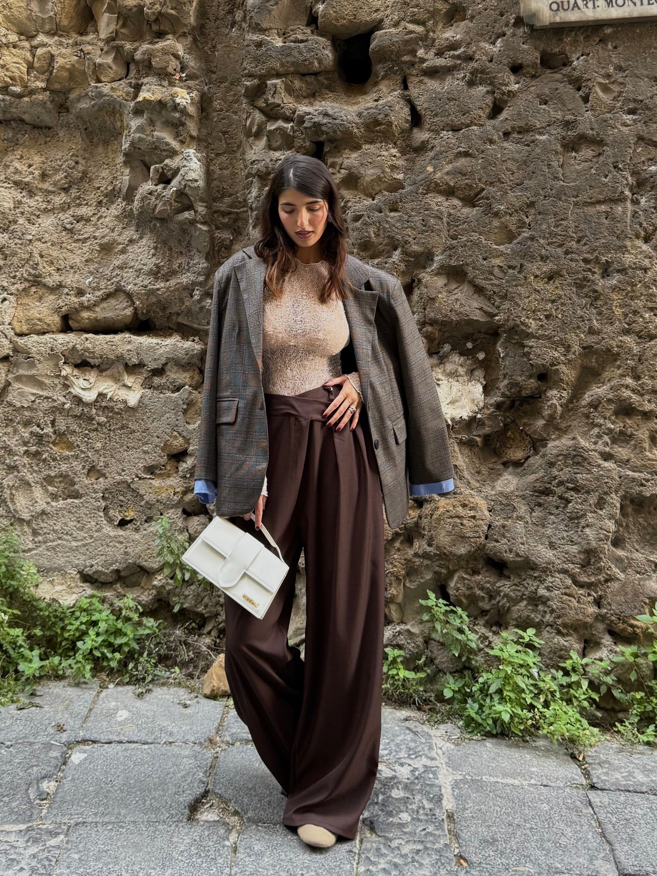 Pantalone bottone storto marrone