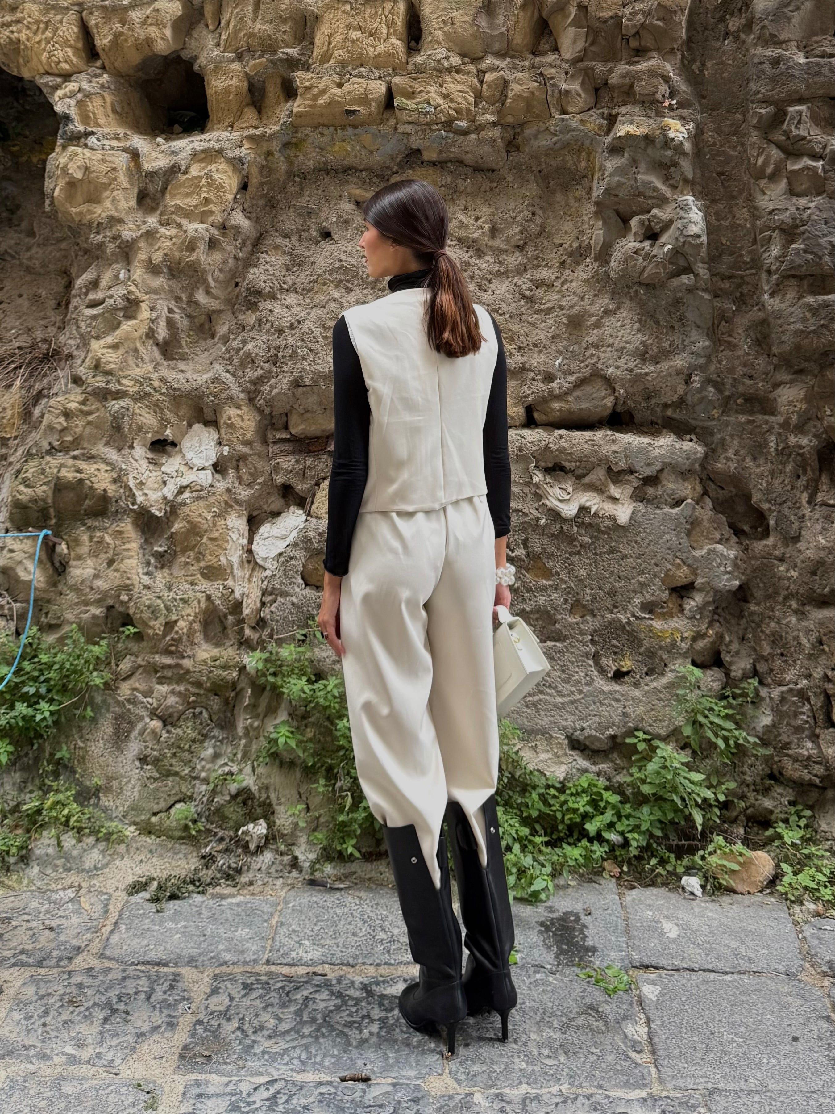 Tailleur con gilet panna