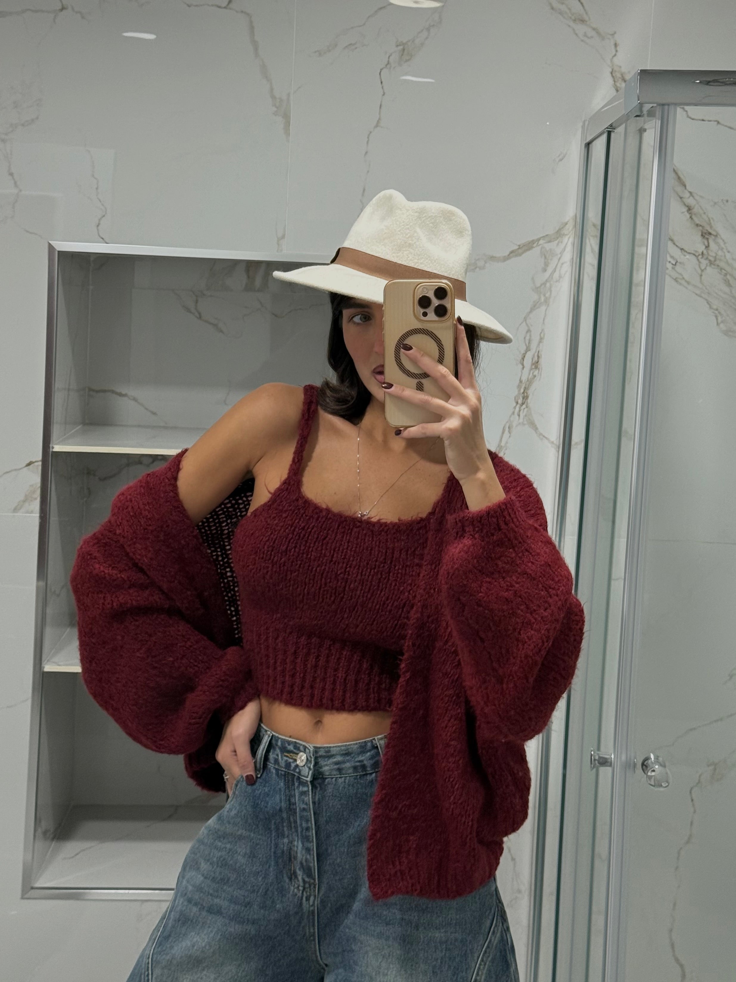 Cardigan + top bordeaux