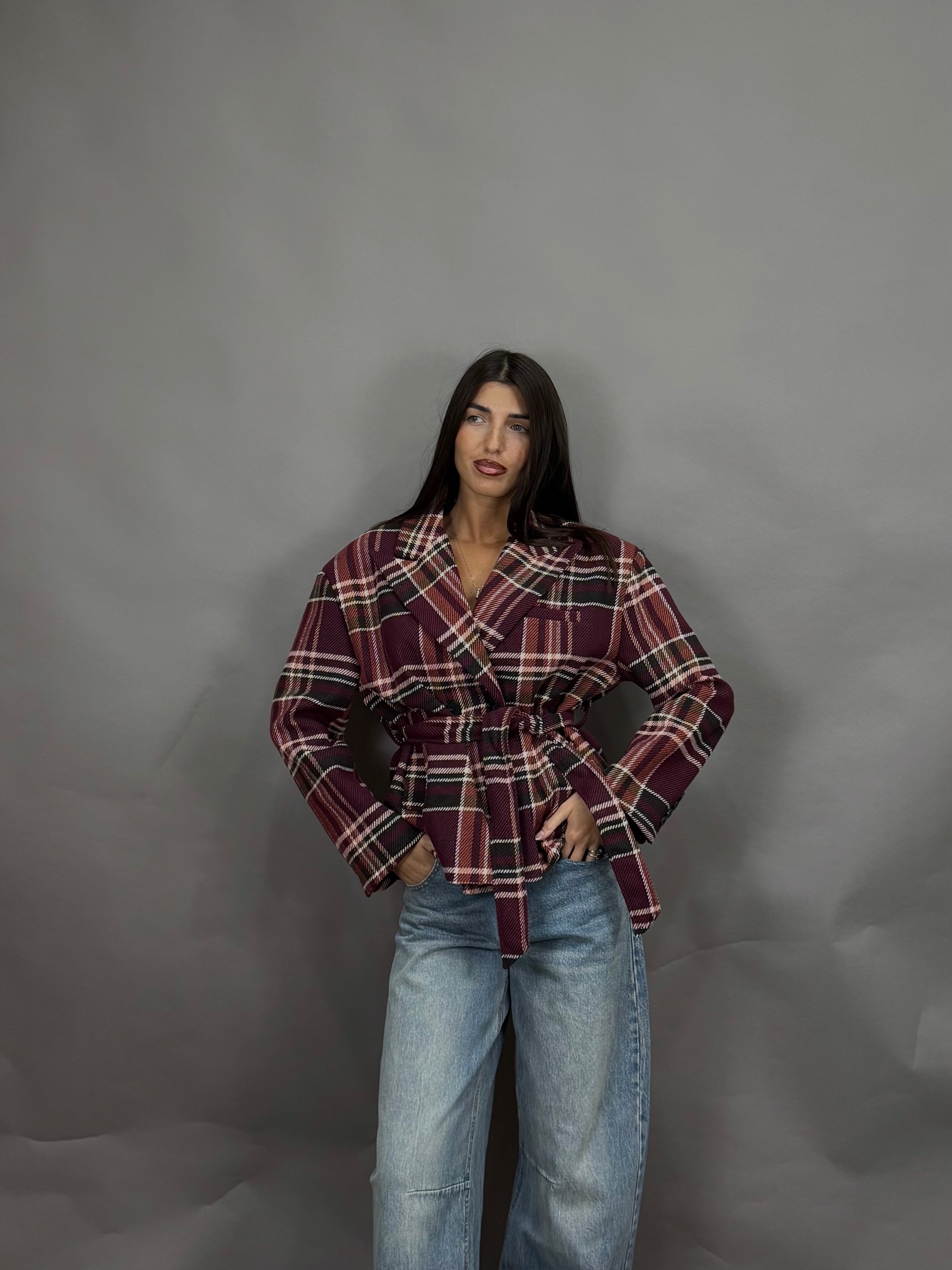 Mini trench lumina bordeaux