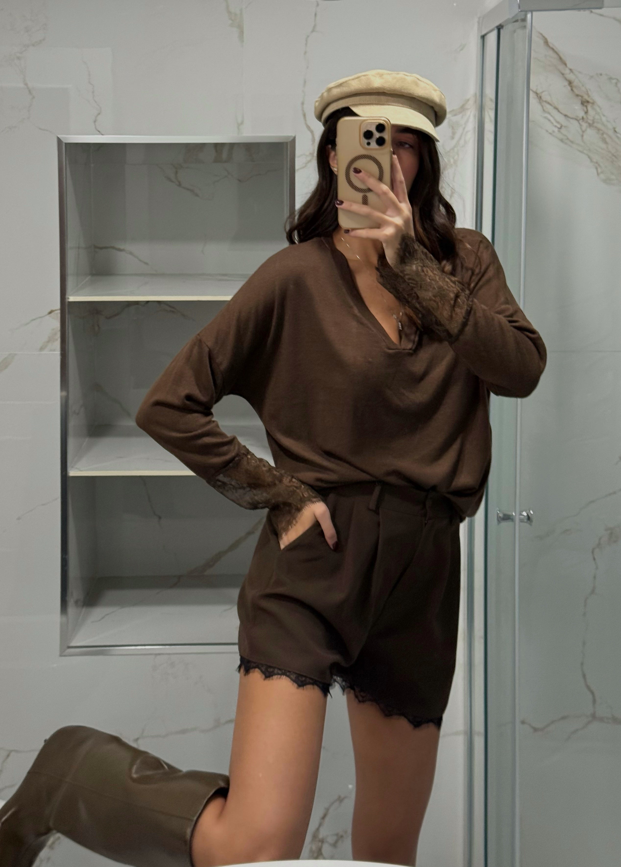 Maglia scollo a V pizzo marrone
