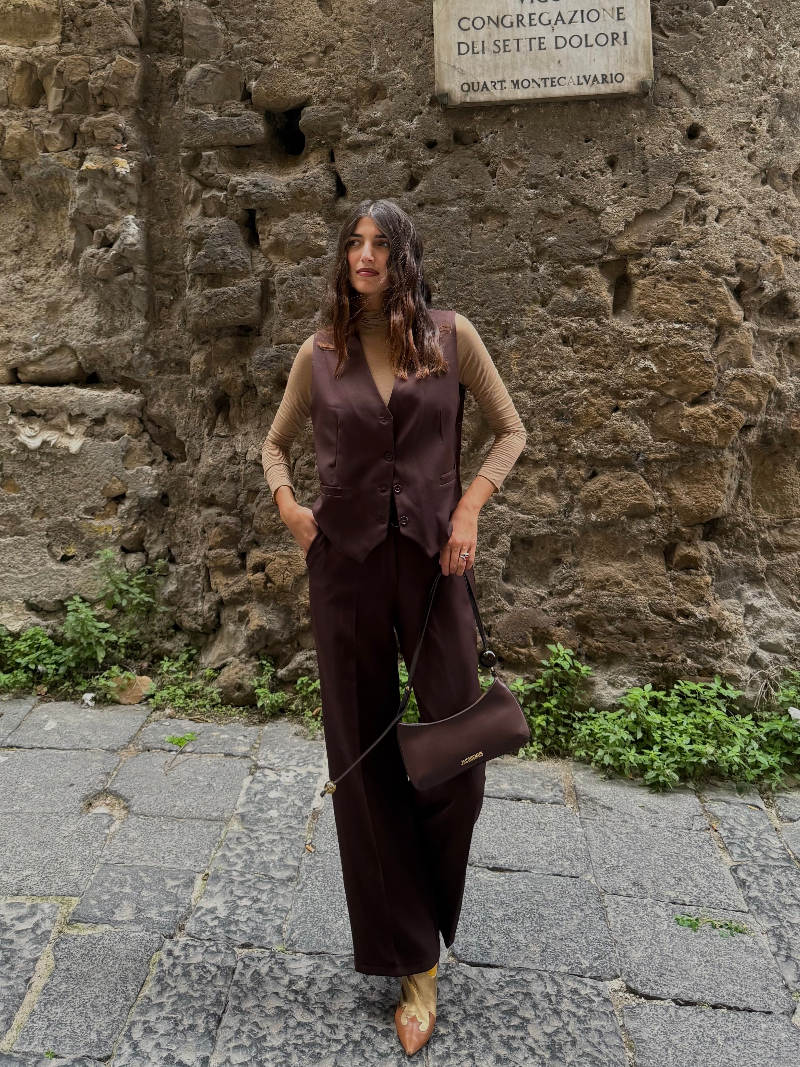 Tailleur con gilet marrone