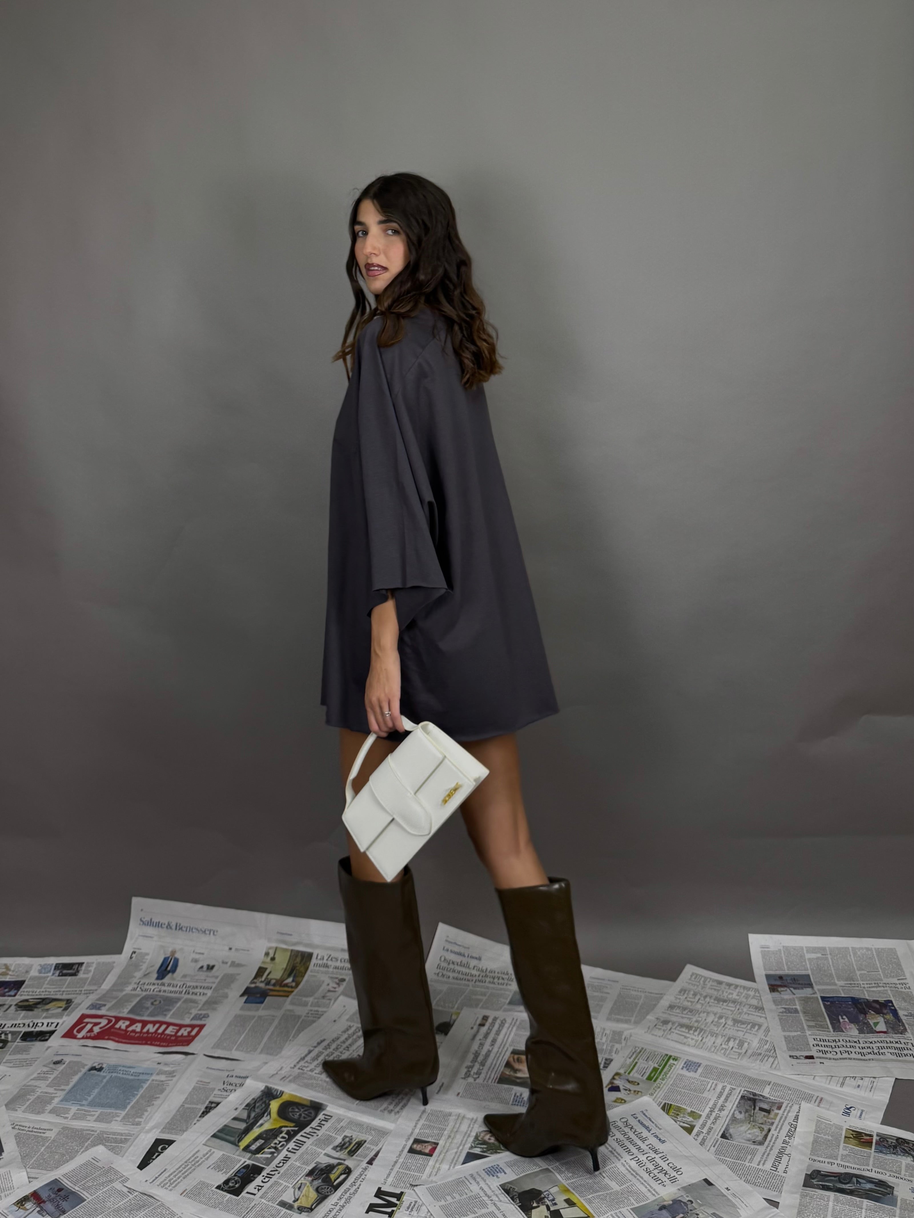 T-shirt oversize grigia