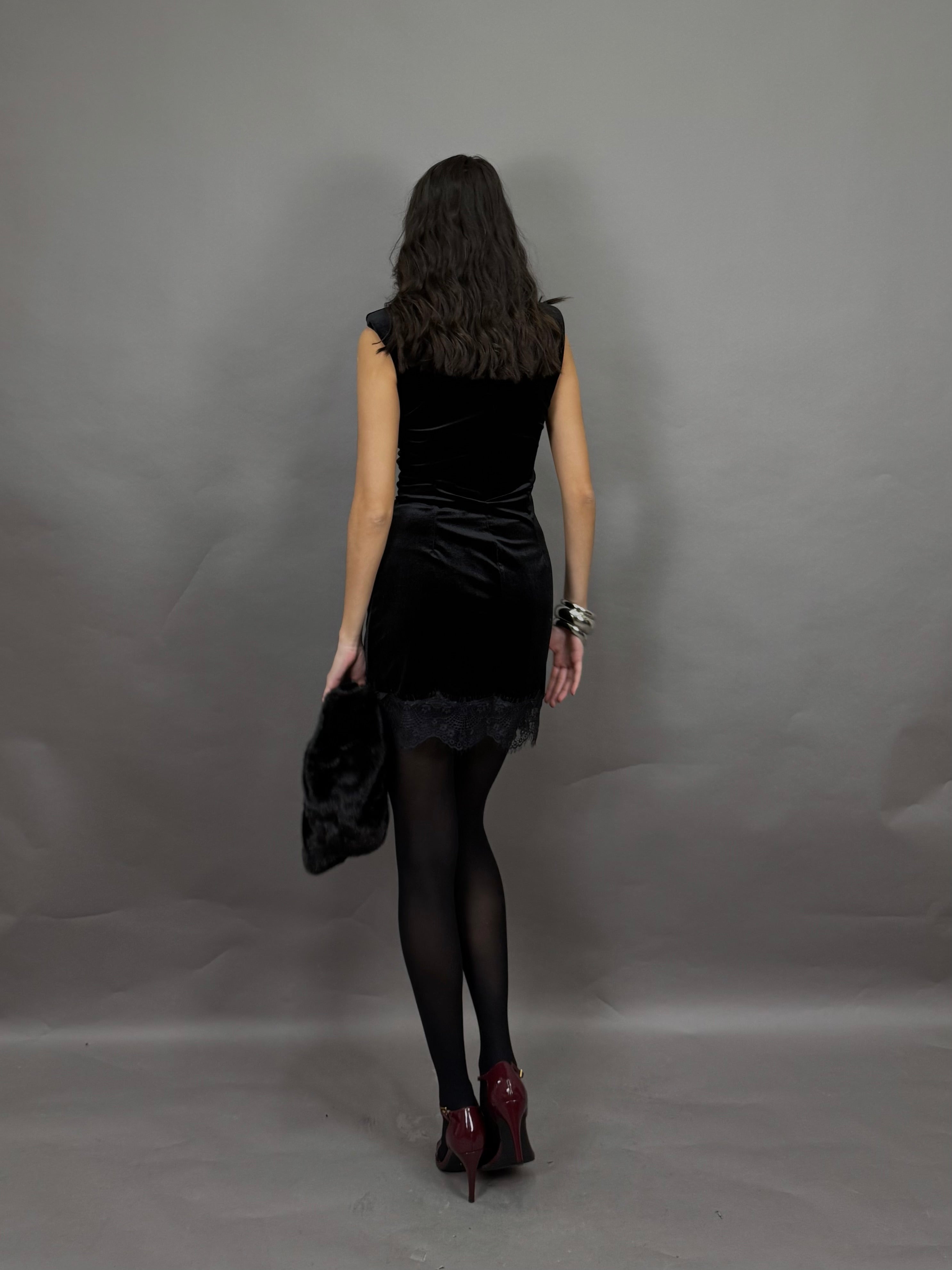 Dress in velluto nero