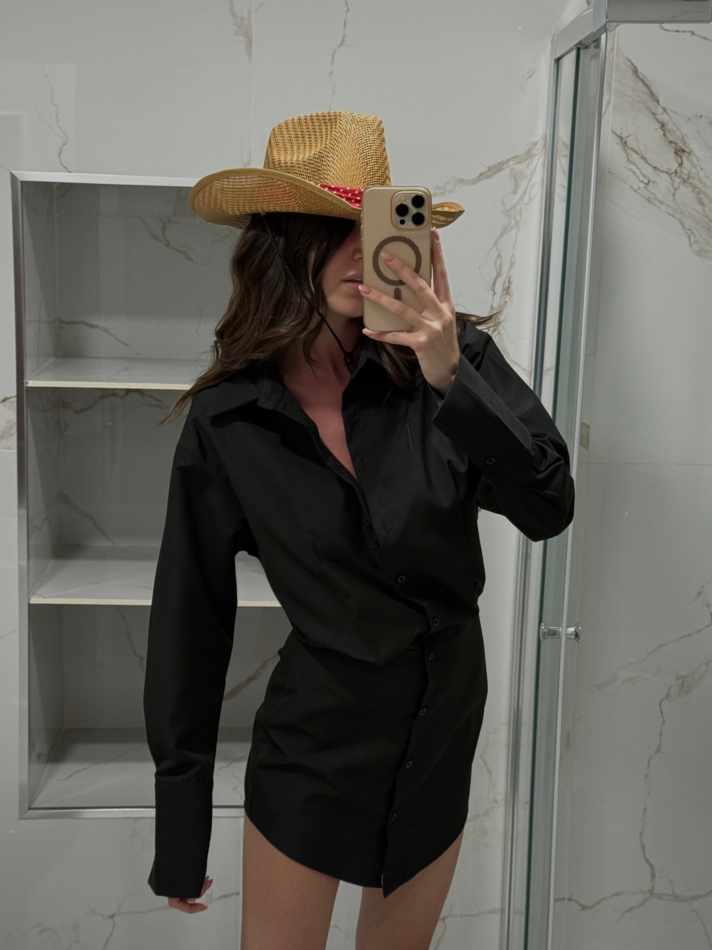Dress/camicia “determinata”+ cappello