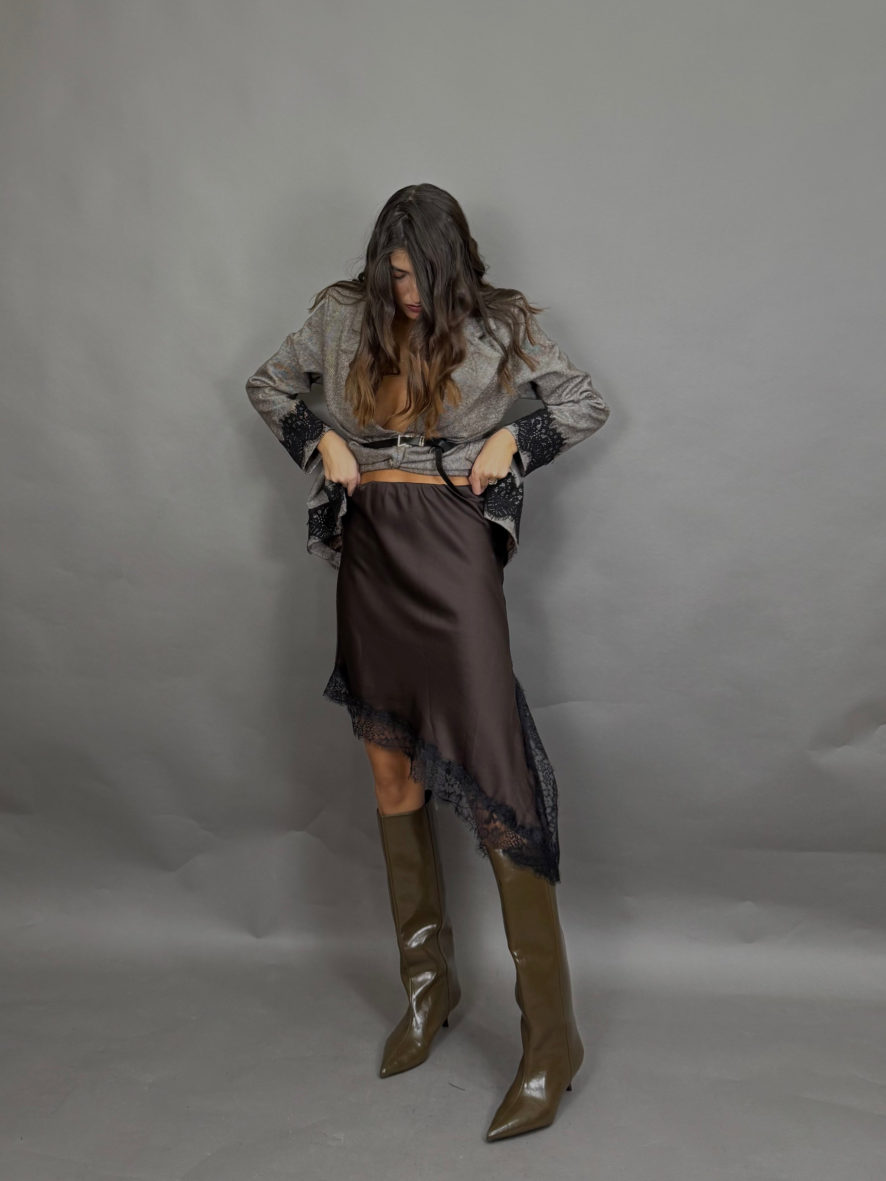 Gonna pizzo marrone