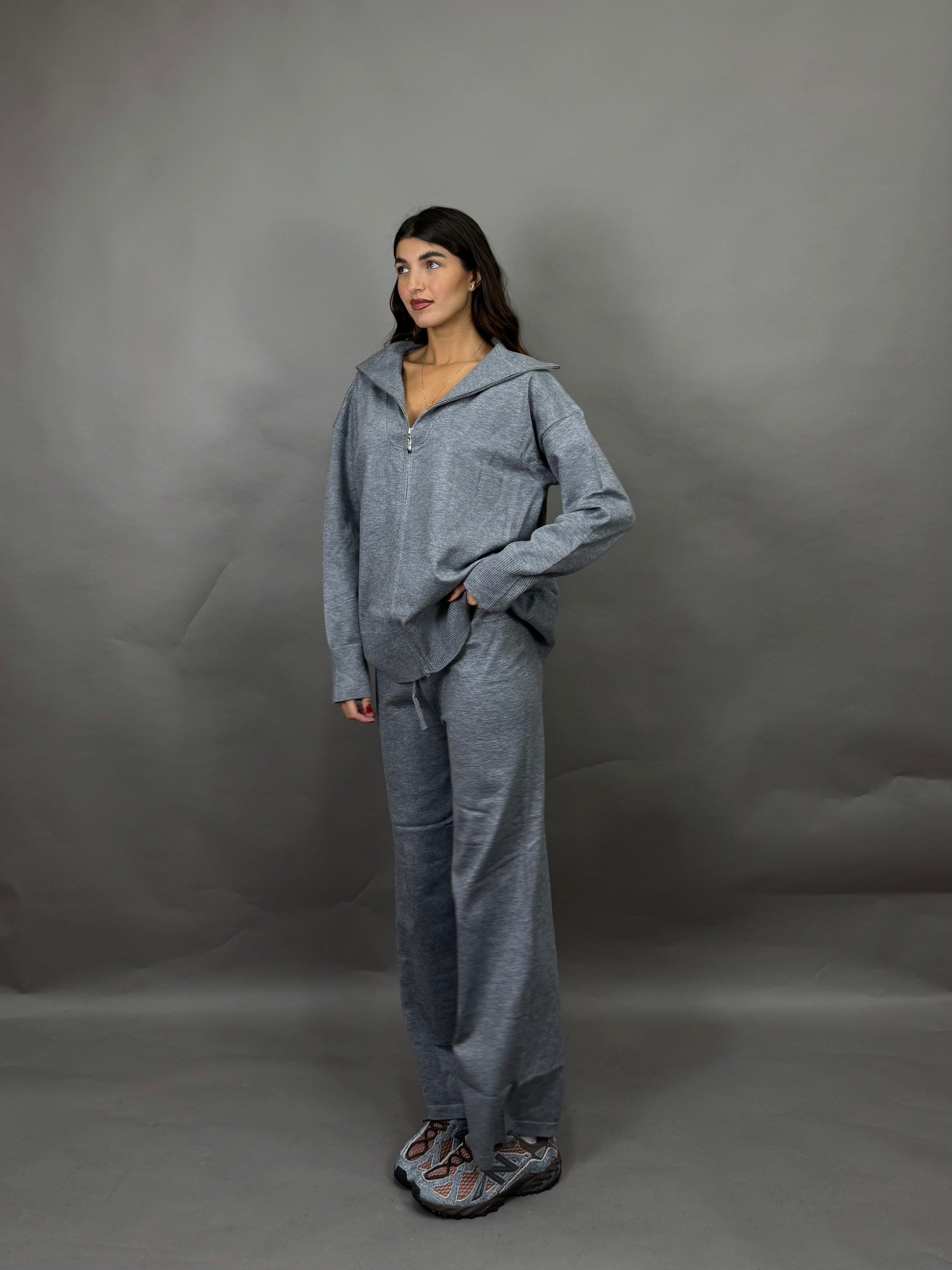 Coordinato in maglia grigio