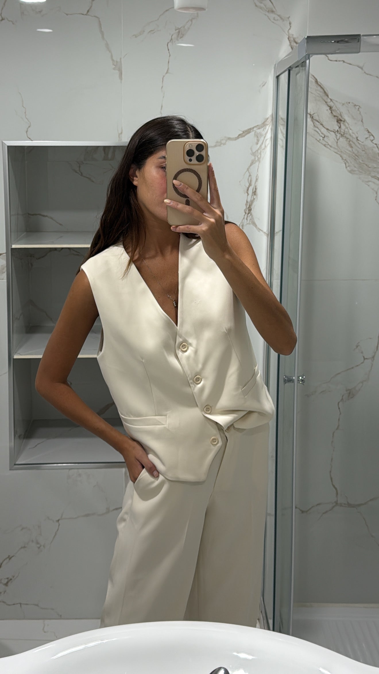 Tailleur con gilet panna