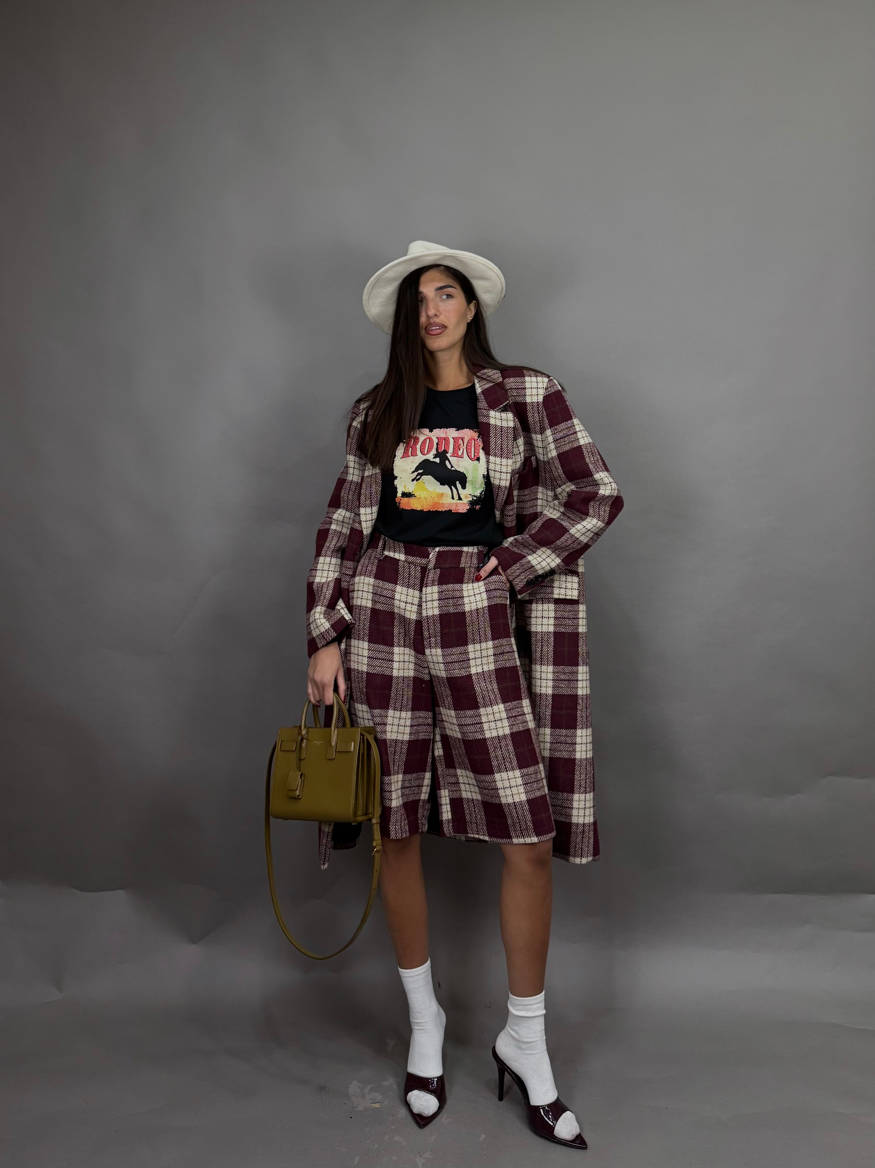 Bermuda bordeaux lumina