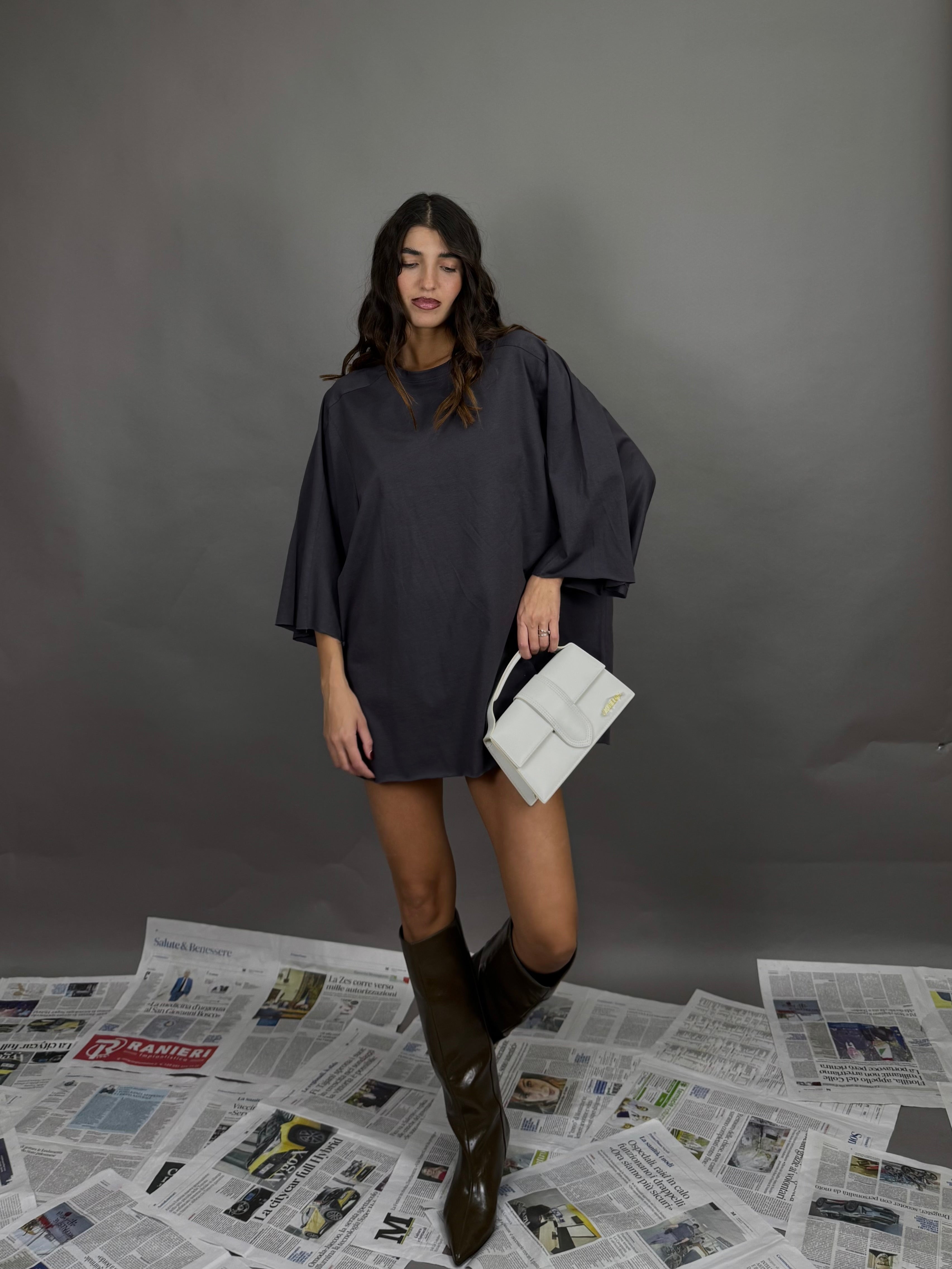 T-shirt oversize grigia