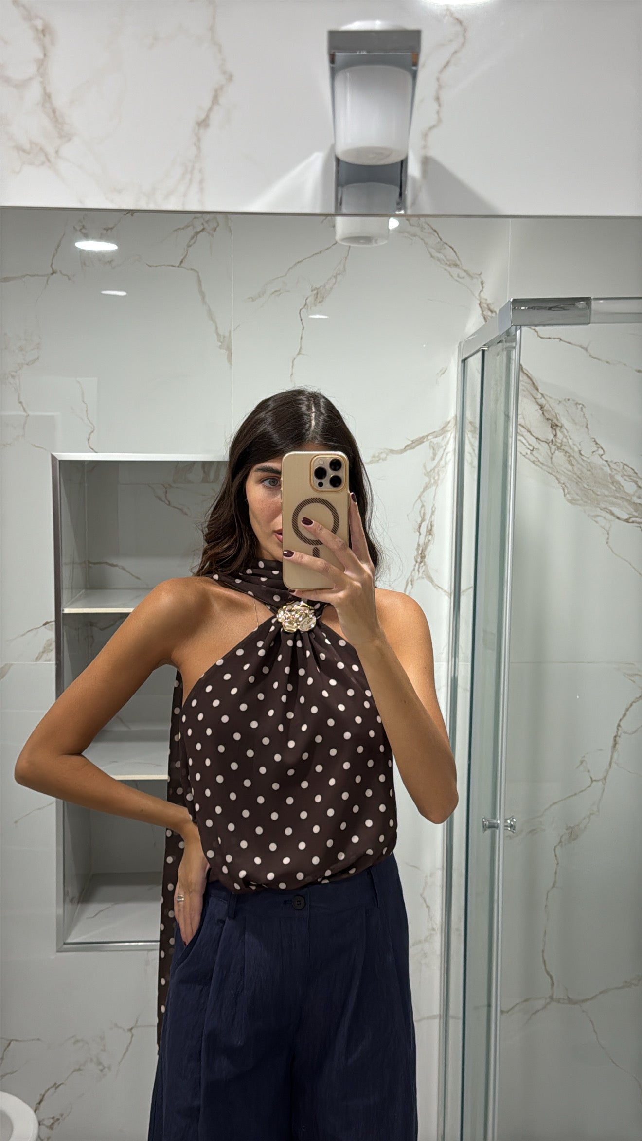Top pois marrone