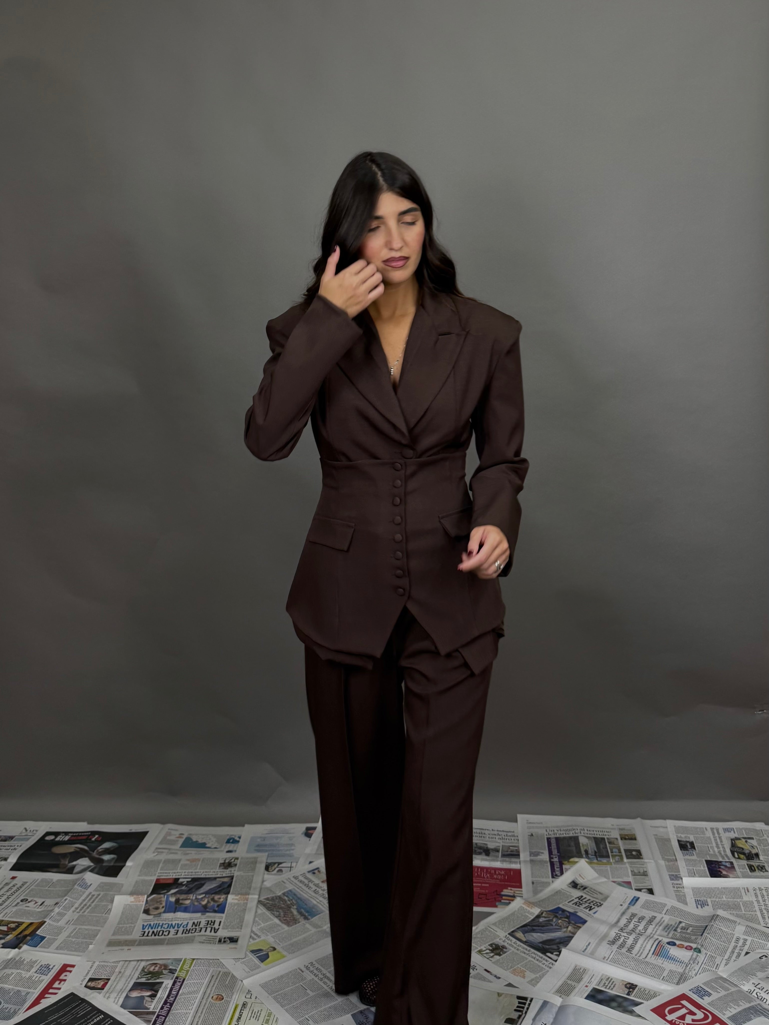 Tailleur tre pezzi marrone