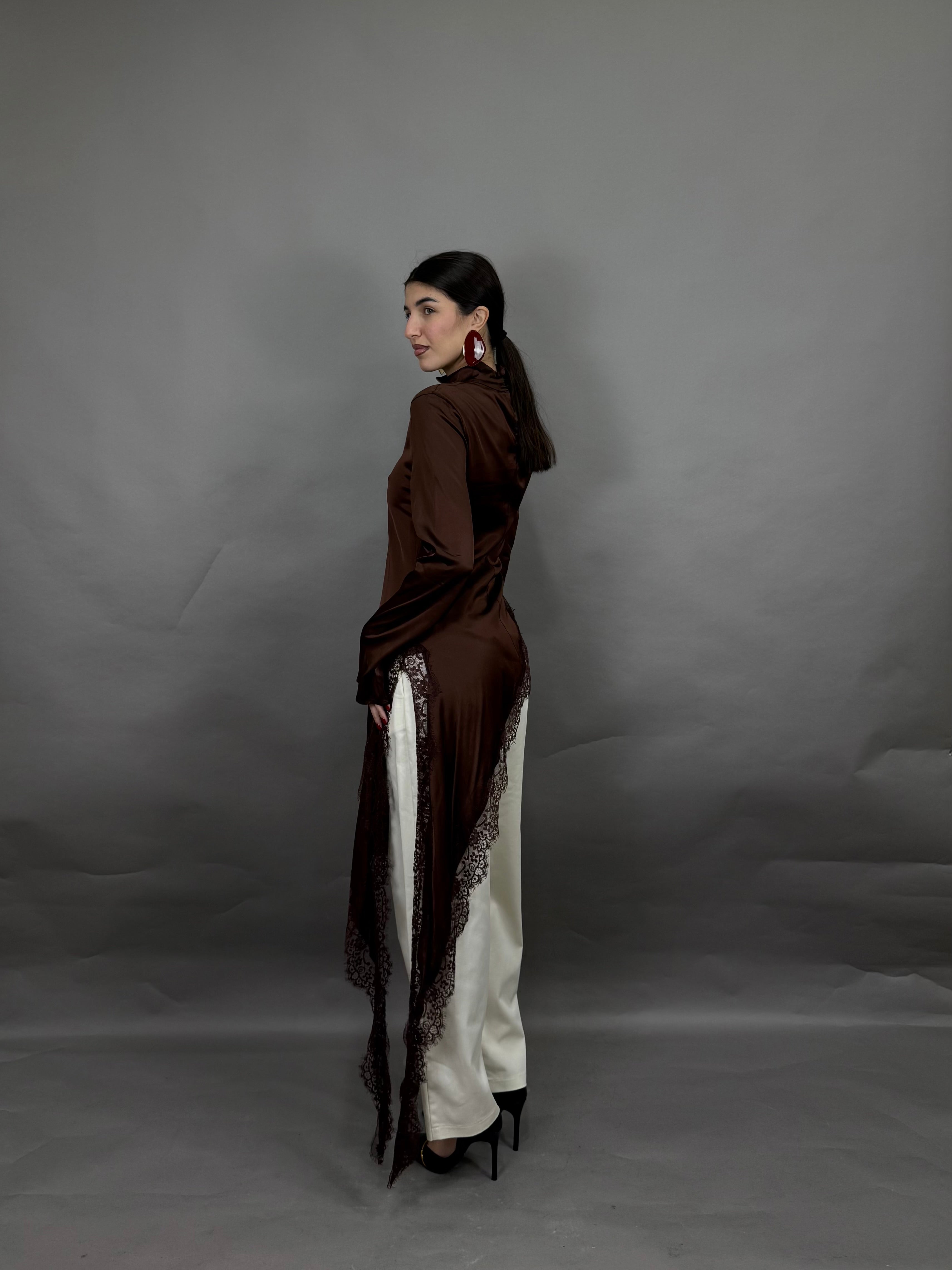 Blusa lingerie marrone